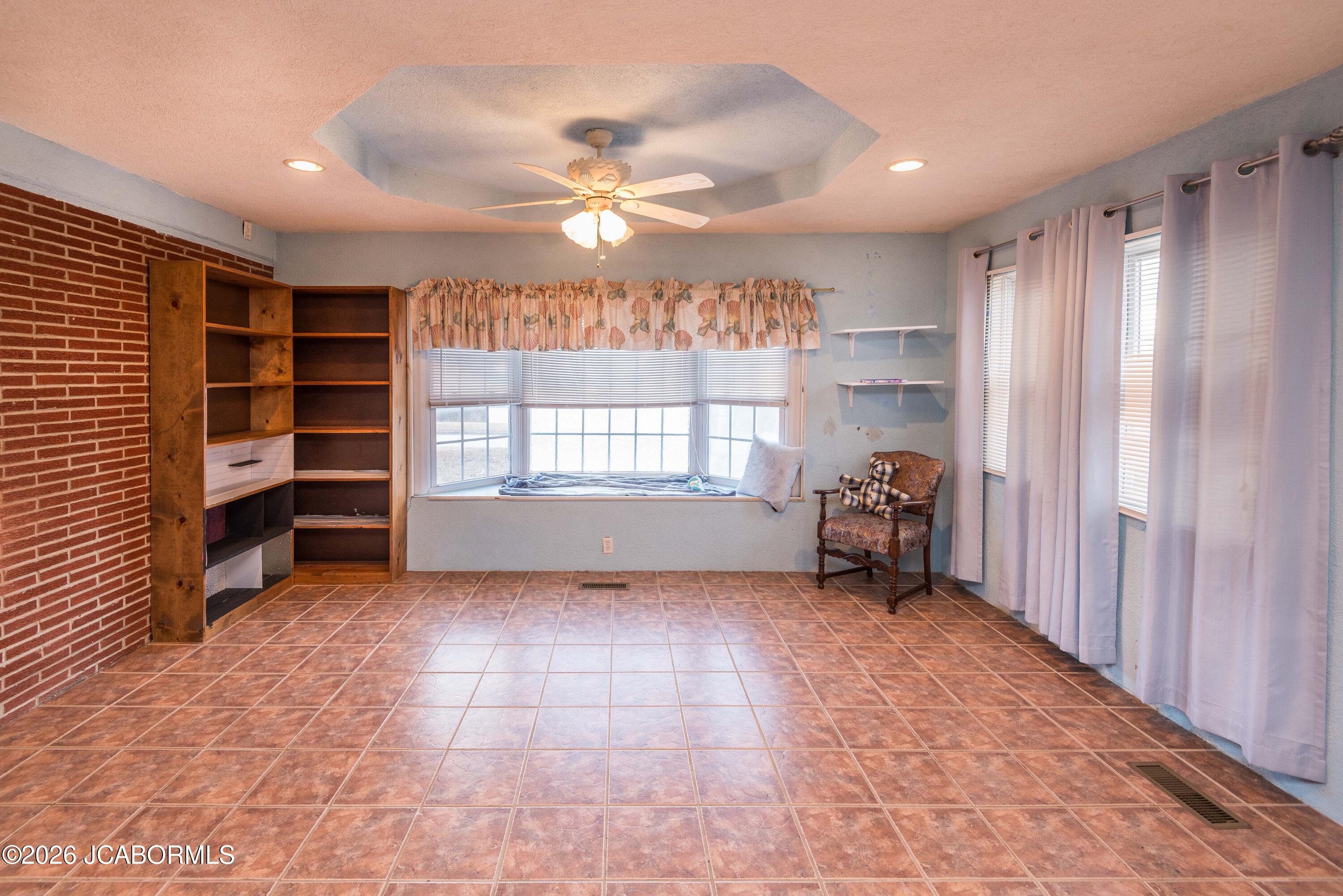 2922 S TEN MILE DRIVE