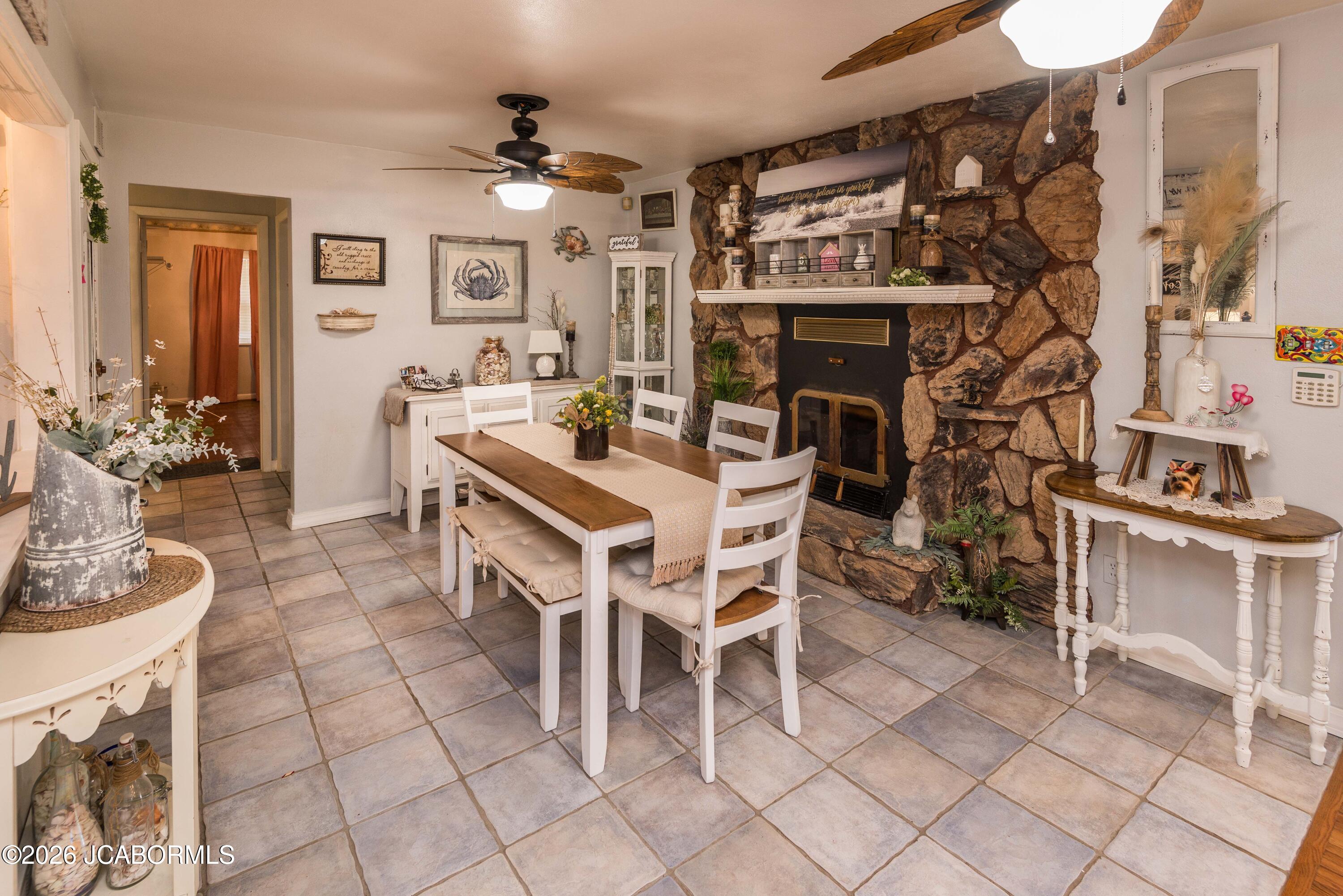 2922 S TEN MILE DRIVE