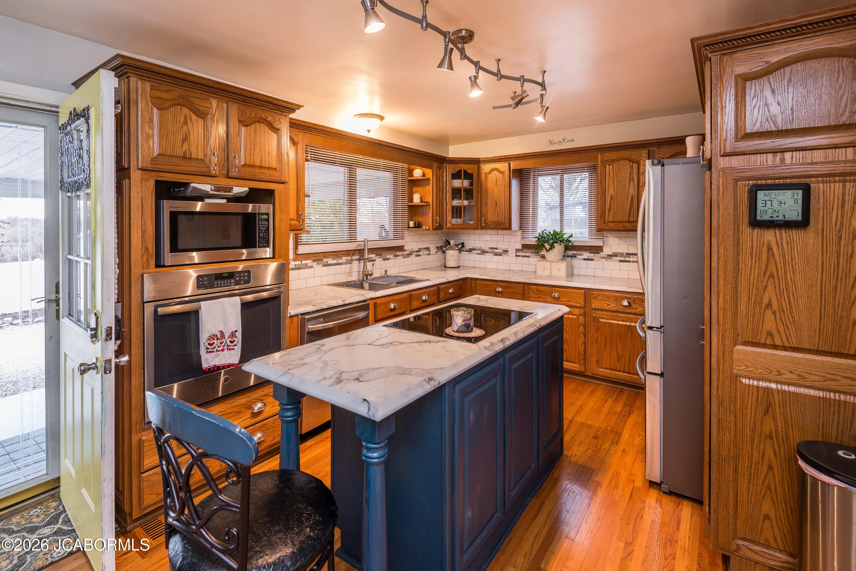 2922 S TEN MILE DRIVE