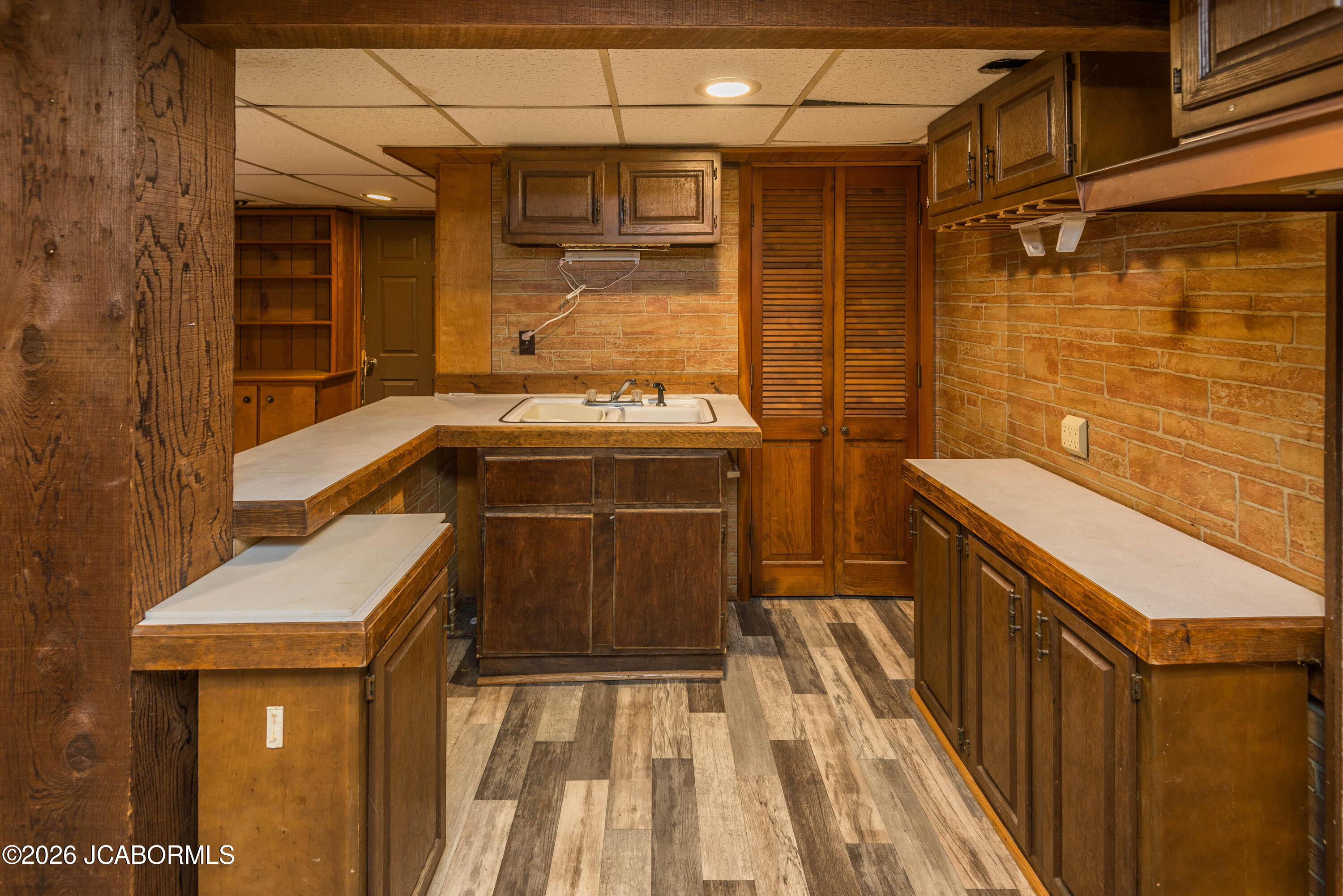 2922 S TEN MILE DRIVE