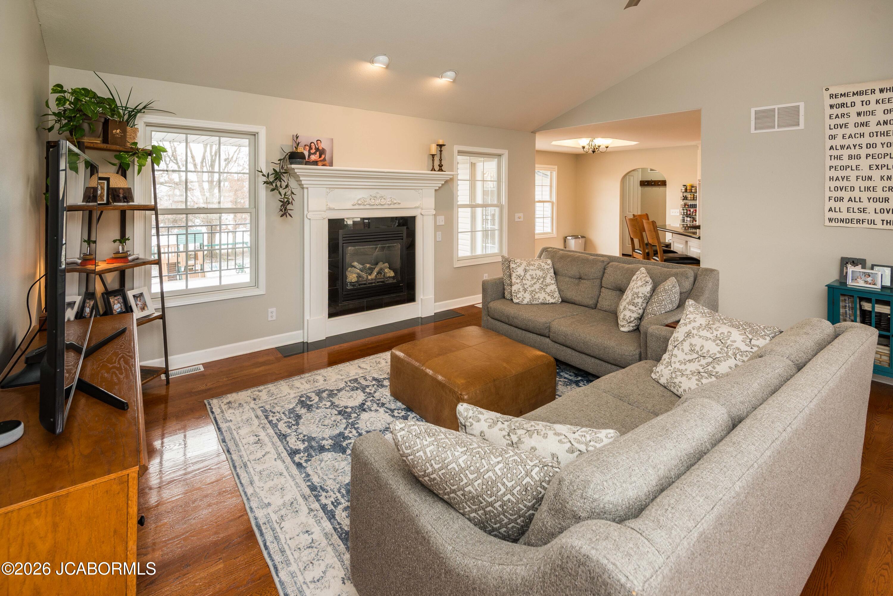 1512 GRANDVALLEY DRIVE