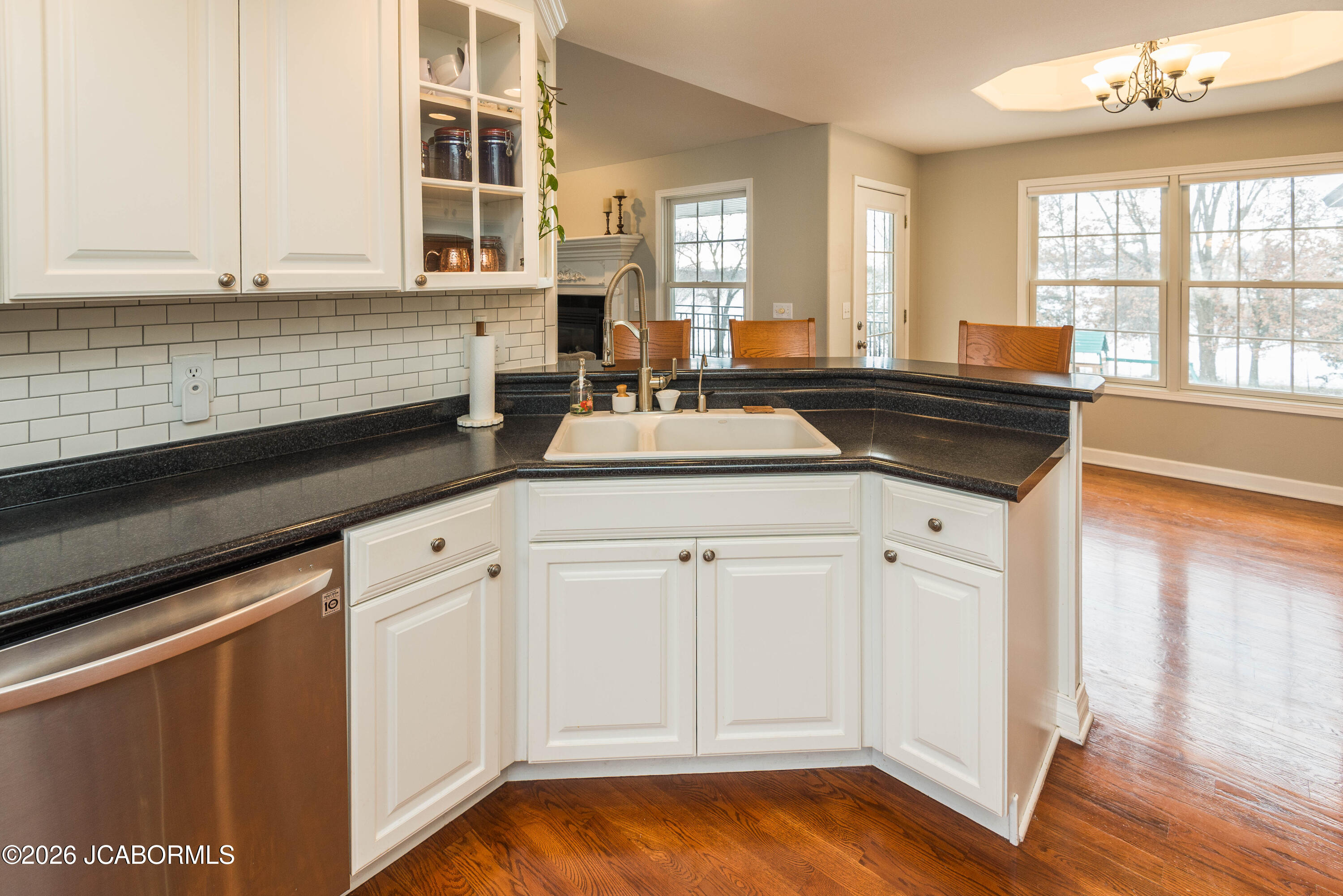 1512 GRANDVALLEY DRIVE