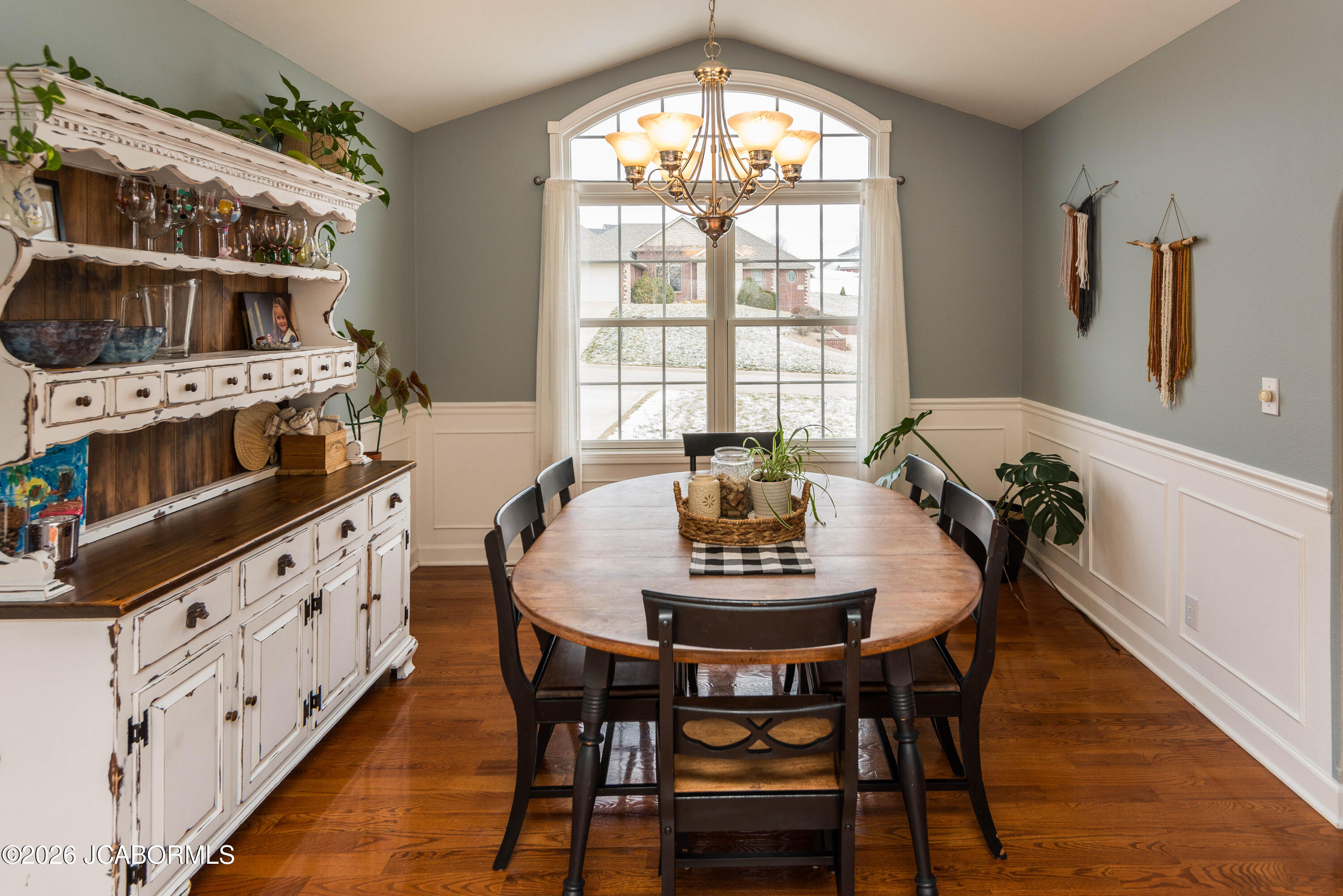 1512 GRANDVALLEY DRIVE