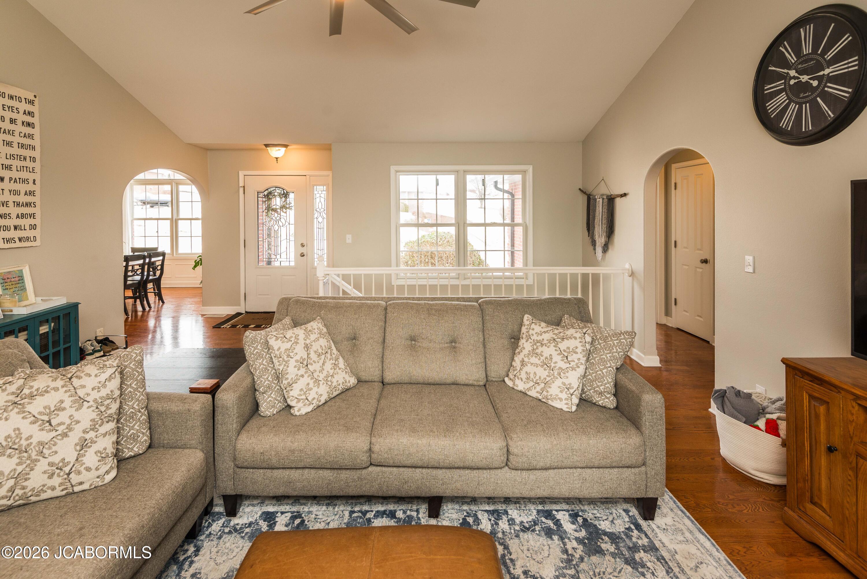 1512 GRANDVALLEY DRIVE