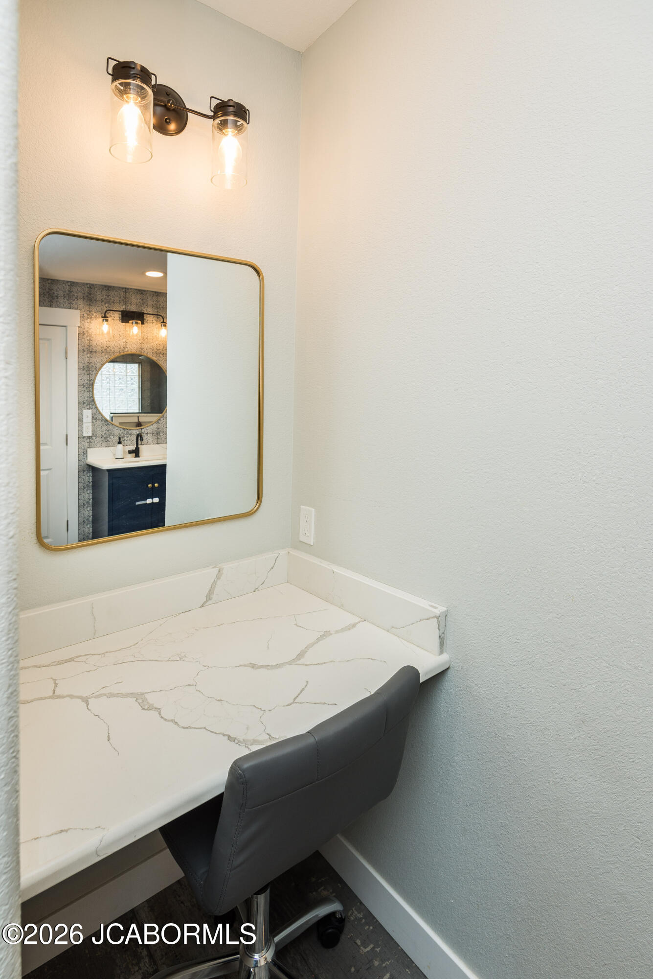 1512 GRANDVALLEY DRIVE