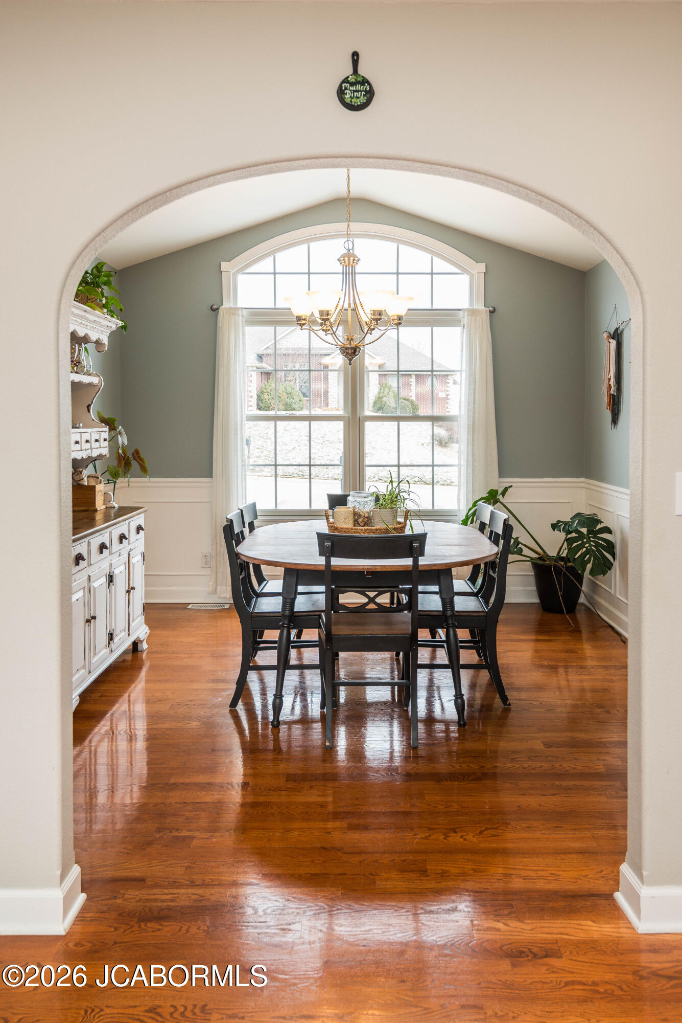 1512 GRANDVALLEY DRIVE