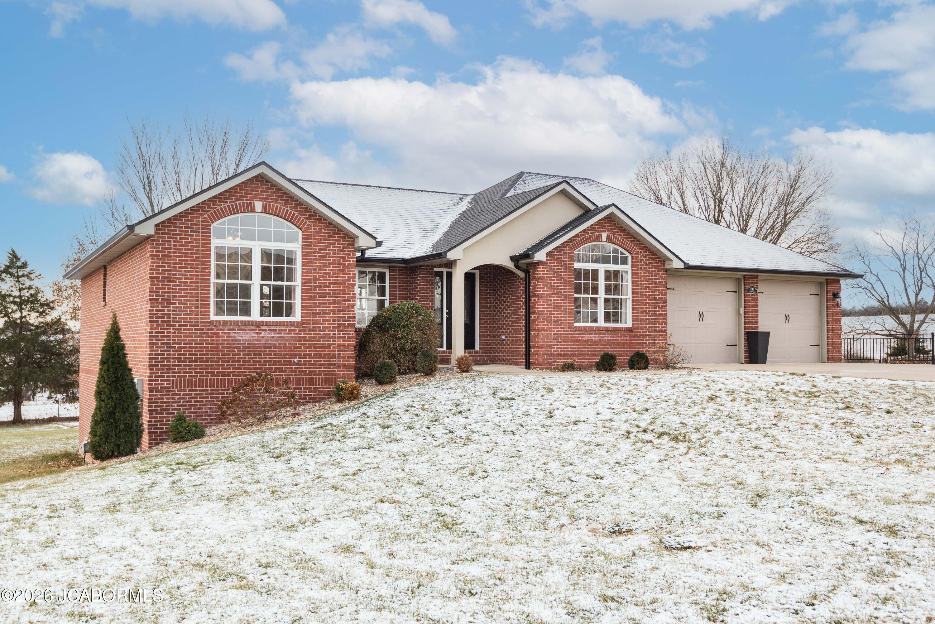 1512 GRANDVALLEY DRIVE