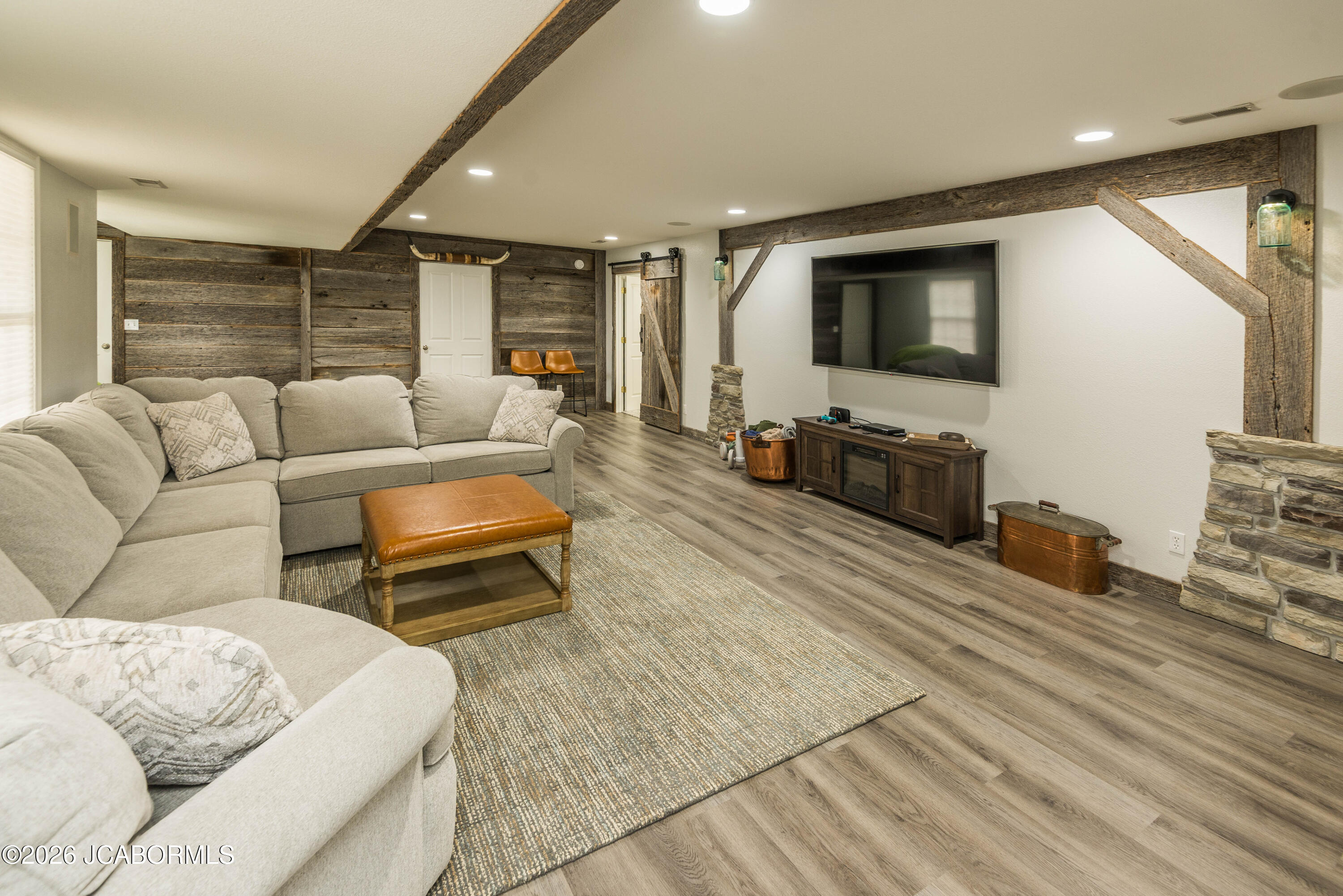 1512 GRANDVALLEY DRIVE