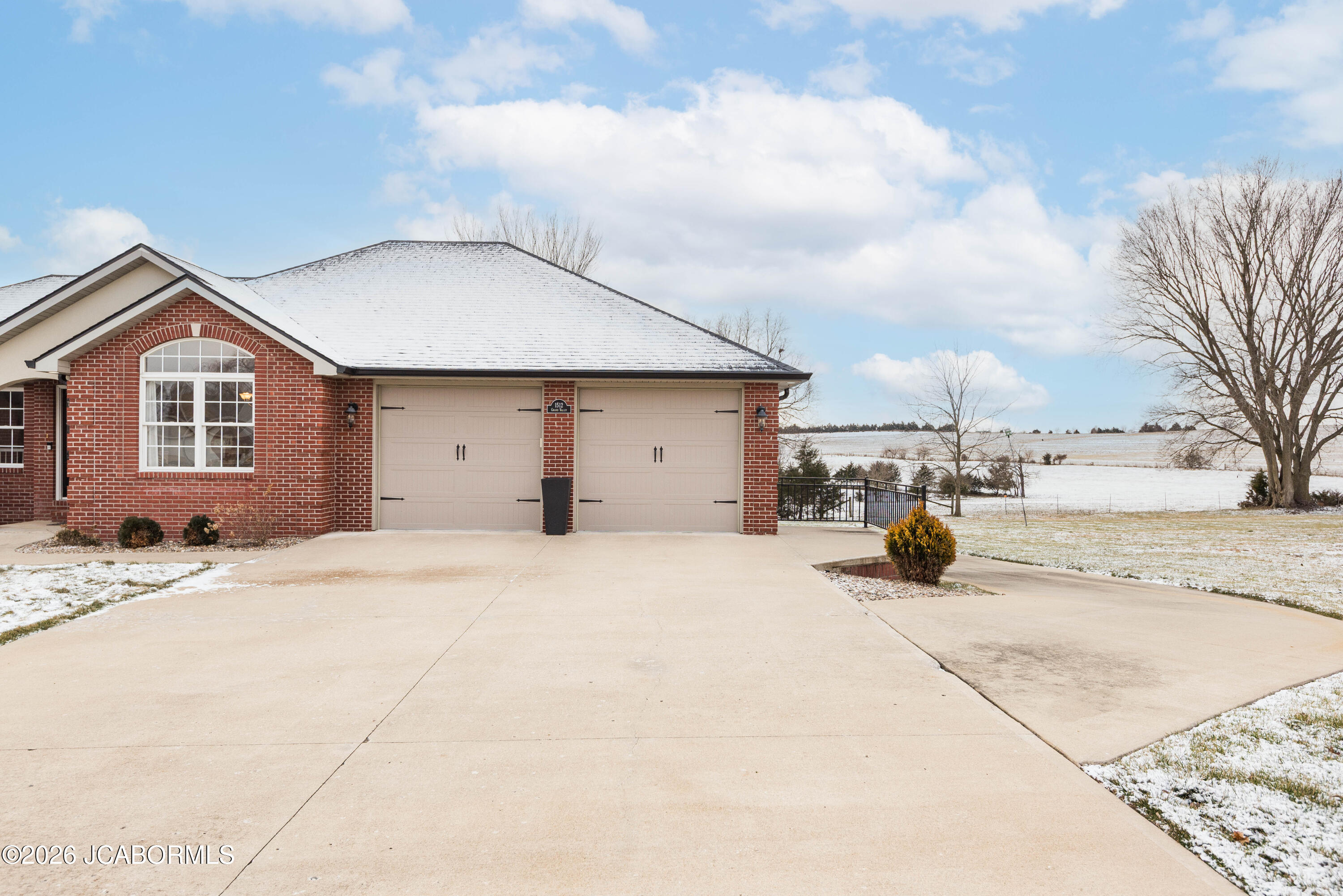 1512 GRANDVALLEY DRIVE