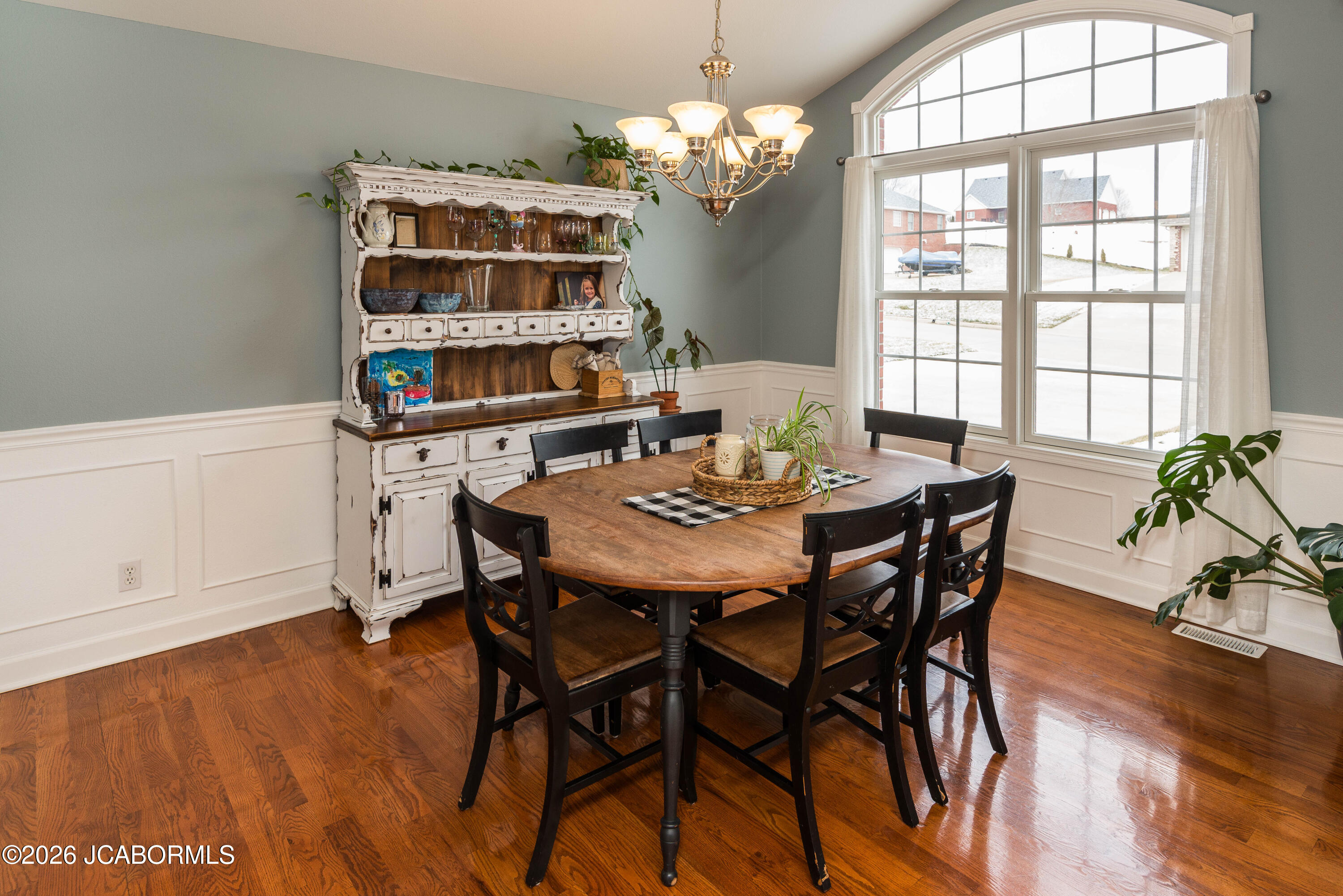 1512 GRANDVALLEY DRIVE