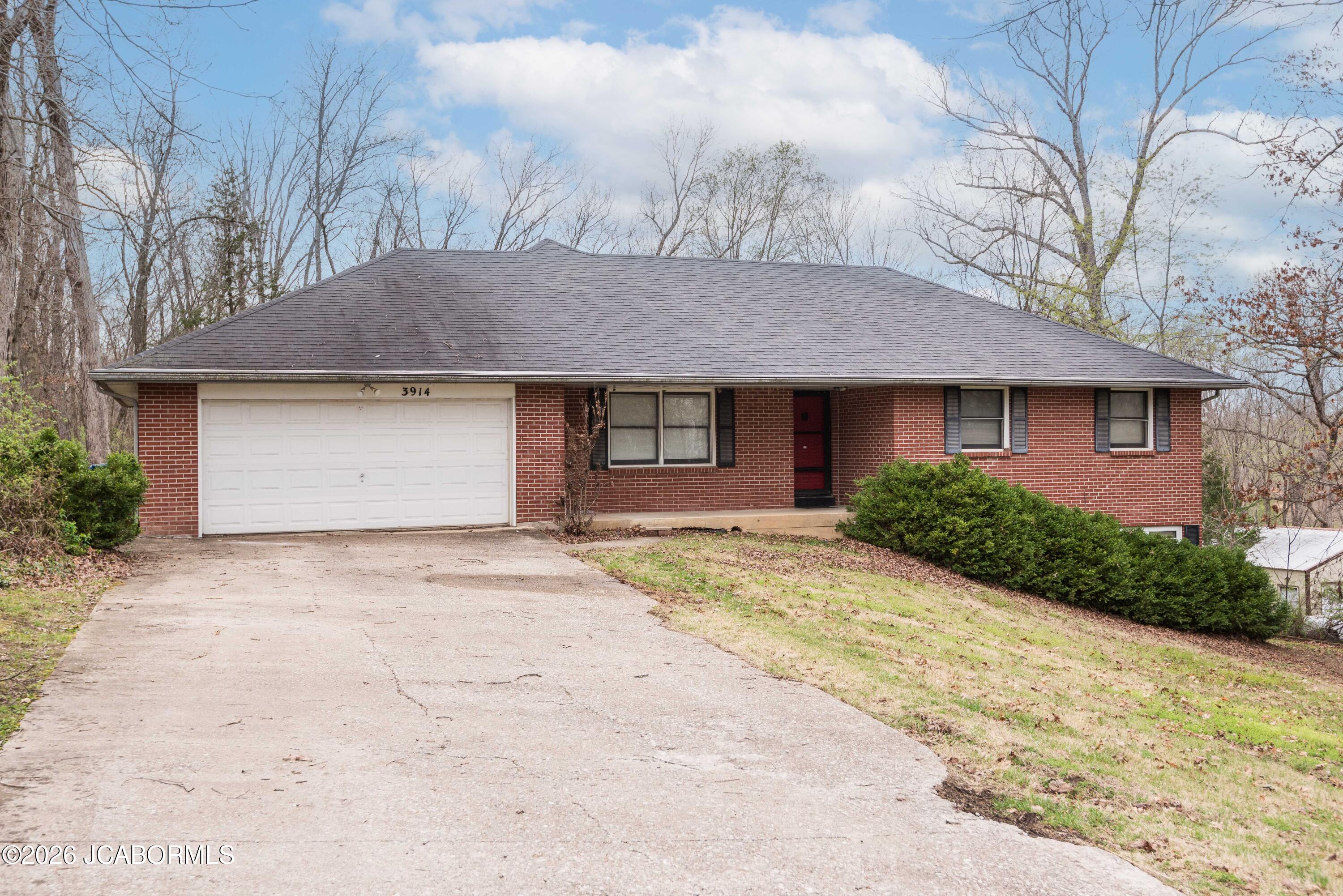 3914 GREENBRIER DRIVE