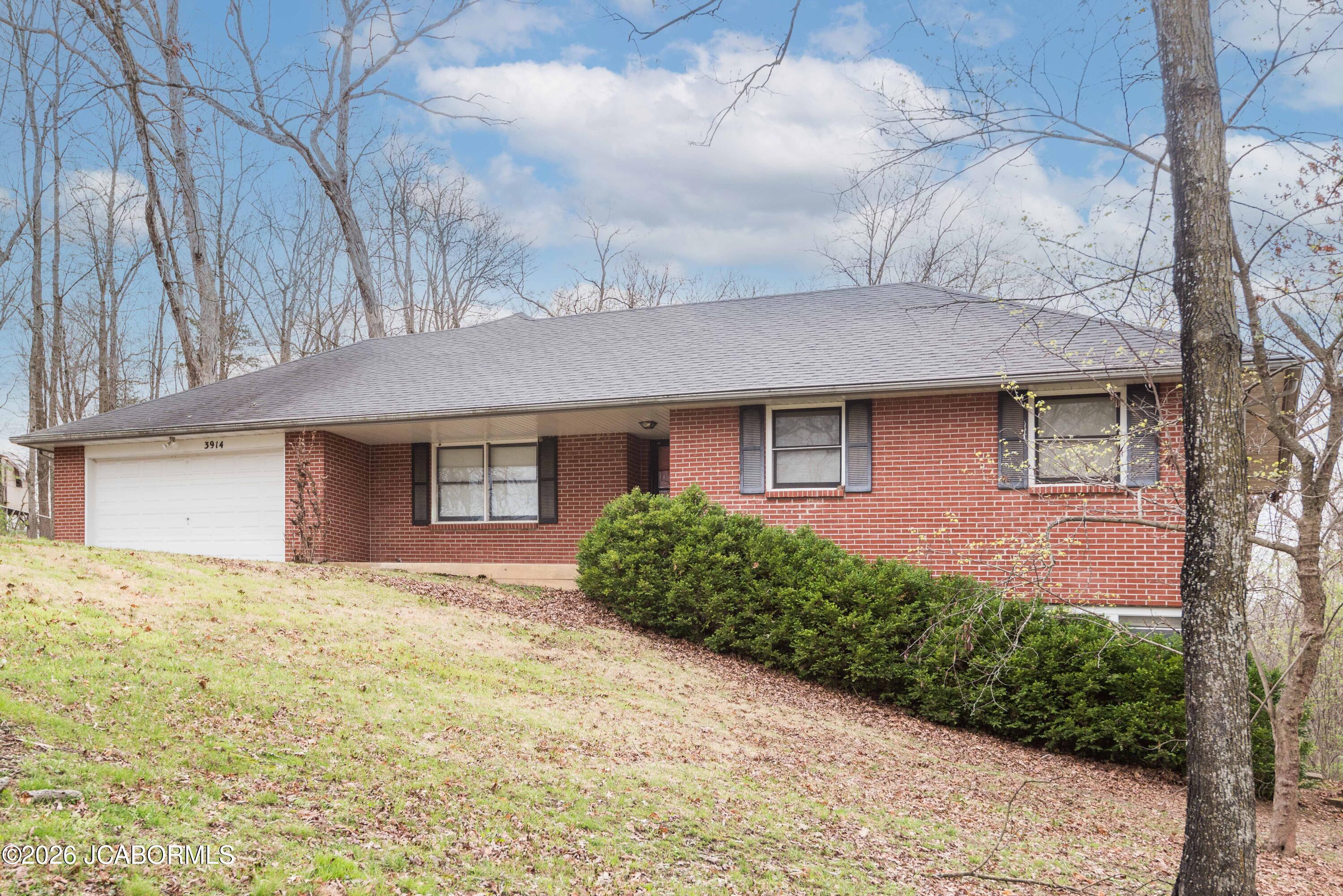 3914 GREENBRIER DRIVE