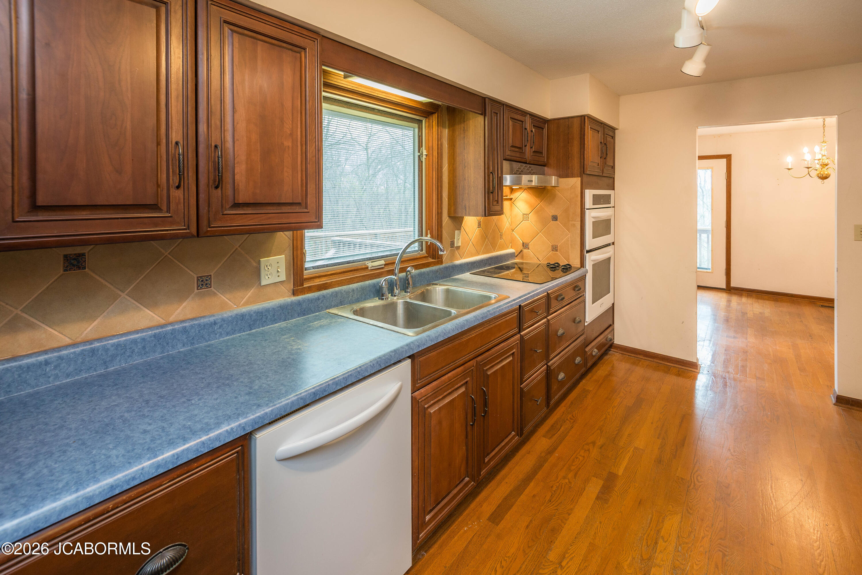 3914 GREENBRIER DRIVE