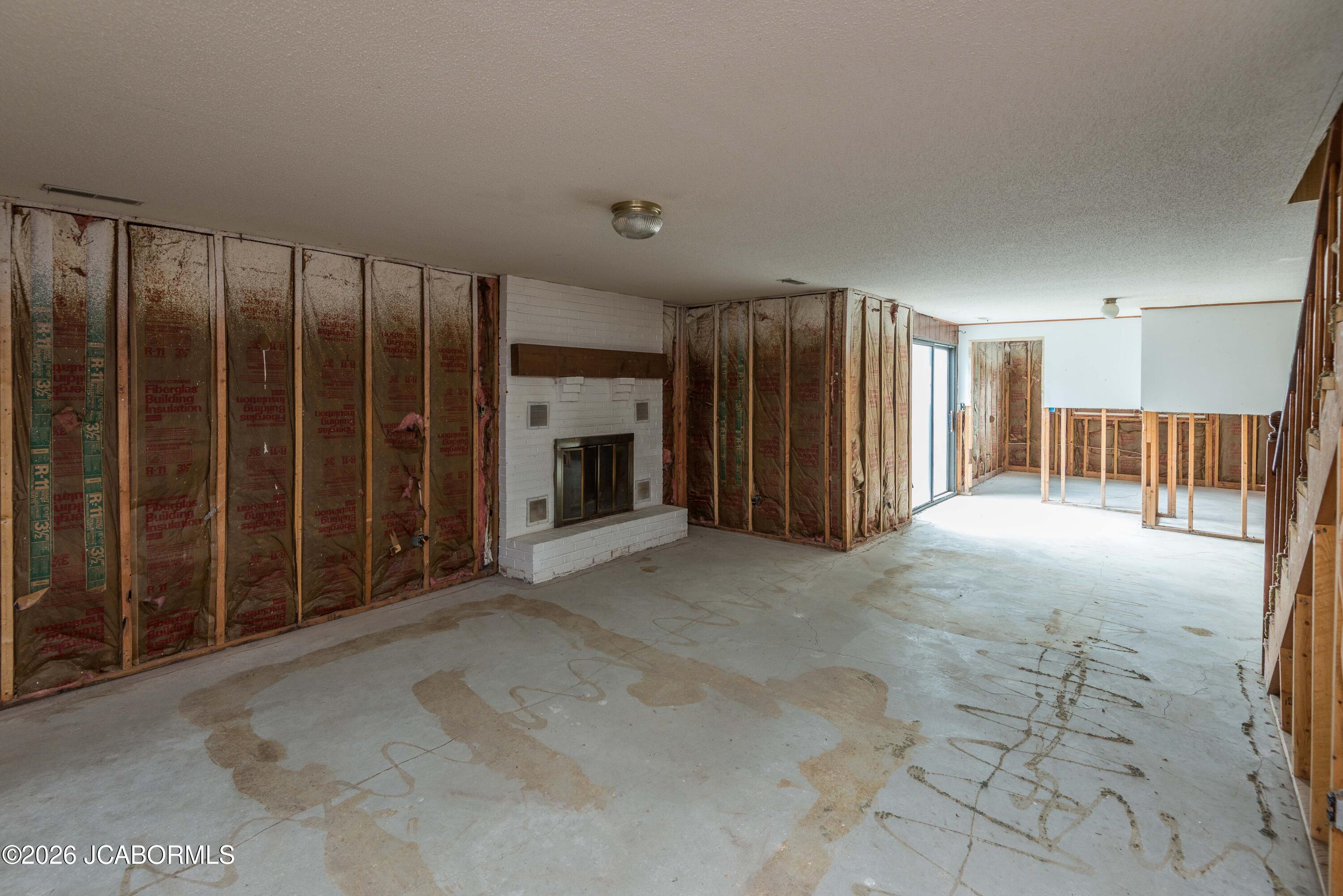 3914 GREENBRIER DRIVE