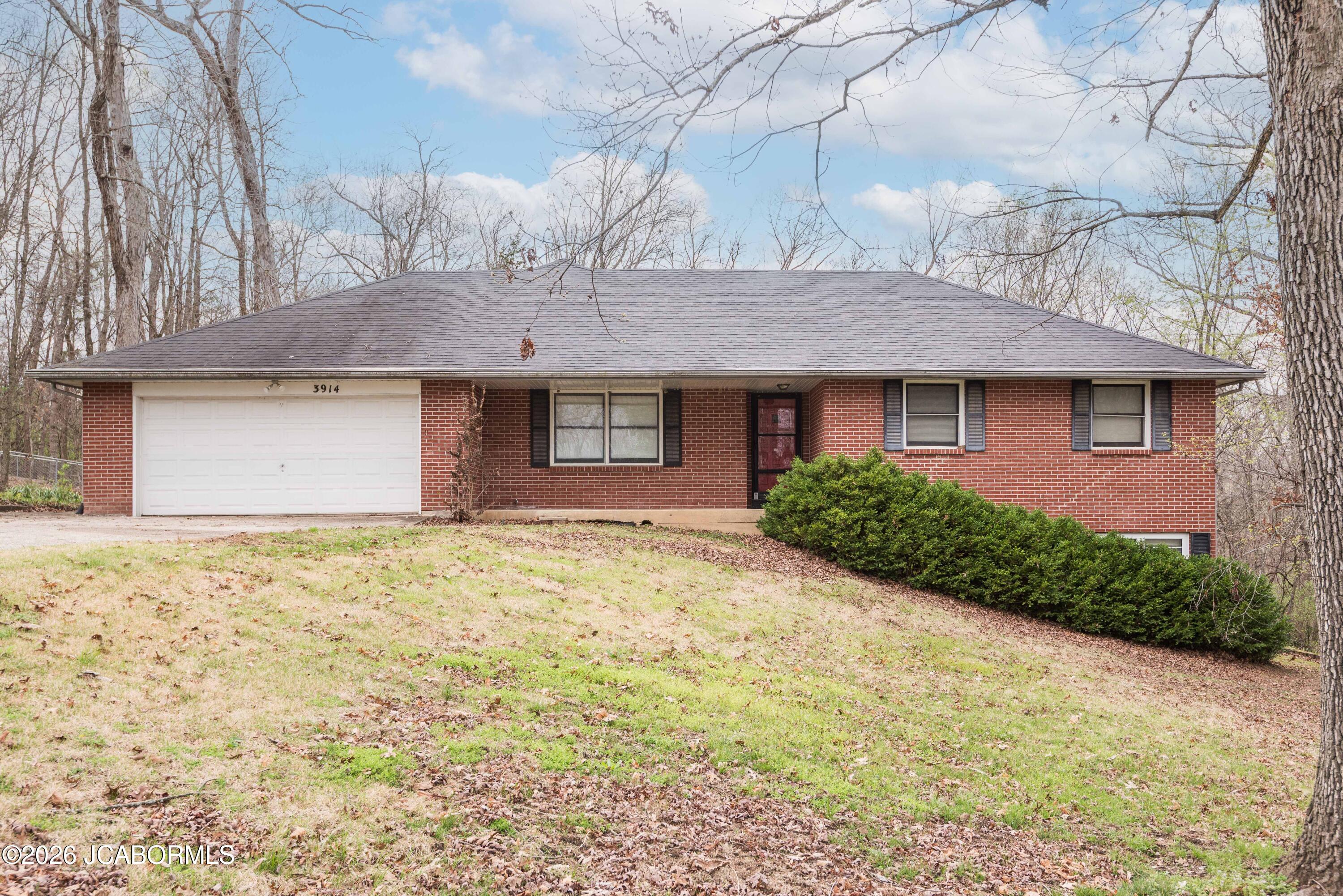 3914 GREENBRIER DRIVE