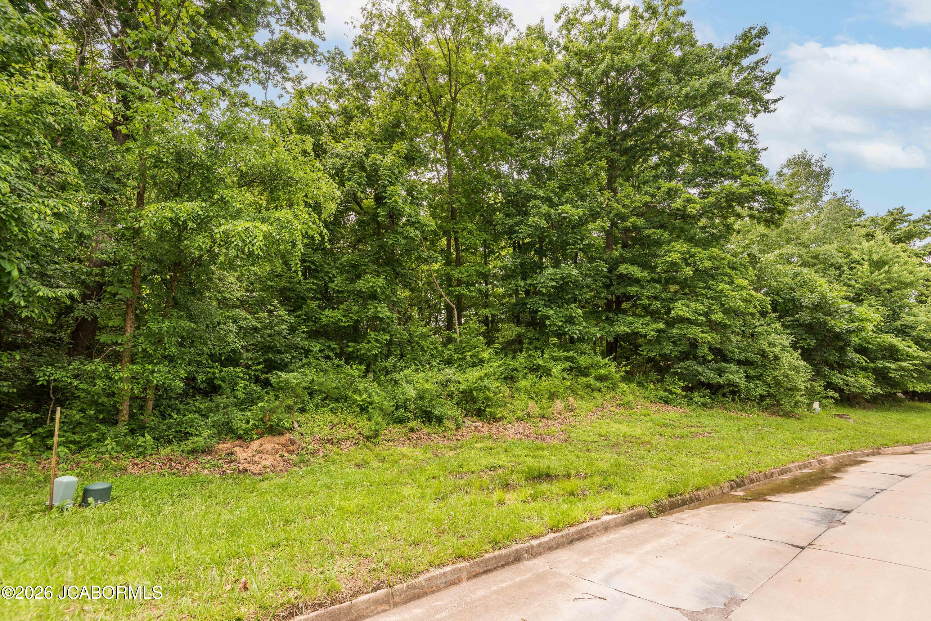 2516 JENNIFER DRIVE
