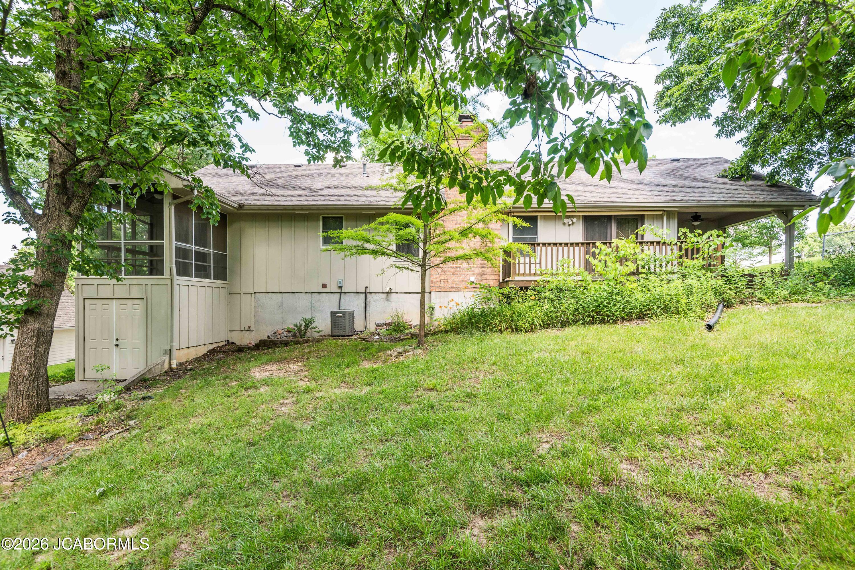 105 KINGSBURY COURT