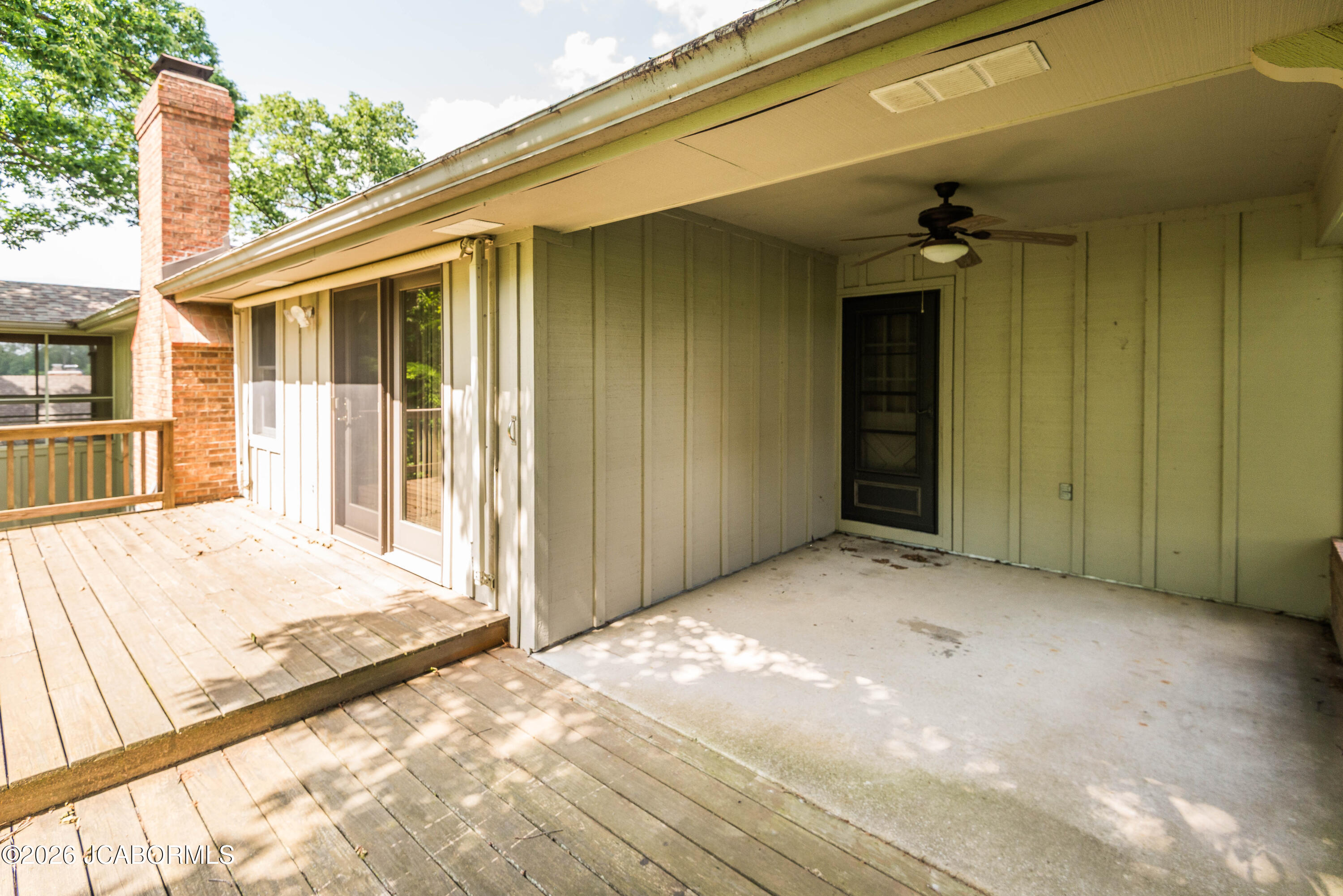 105 KINGSBURY COURT