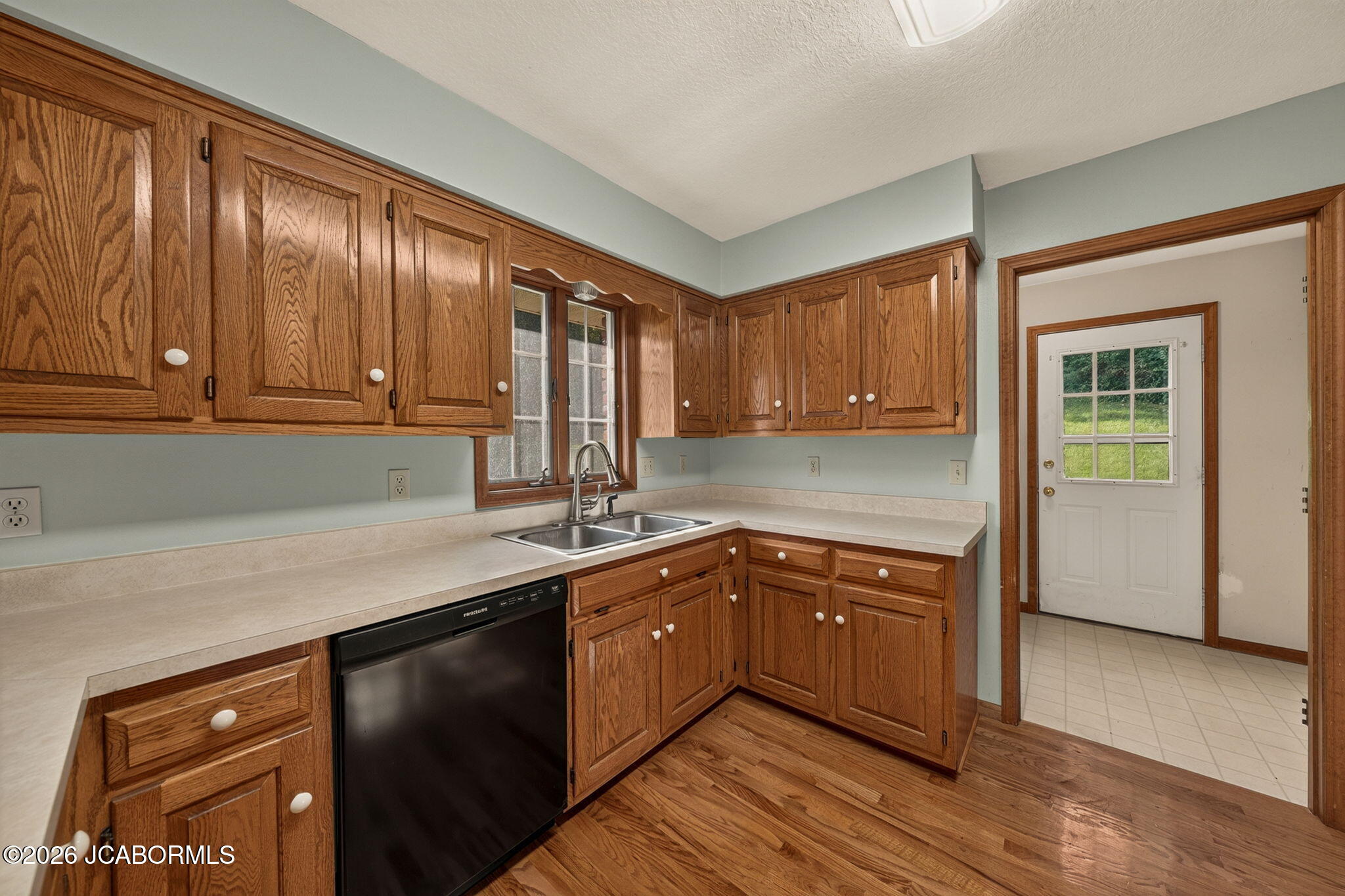 1711 DELTA PLACE