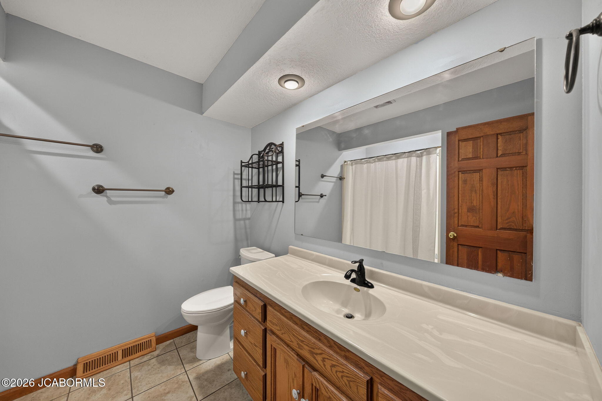 1711 DELTA PLACE