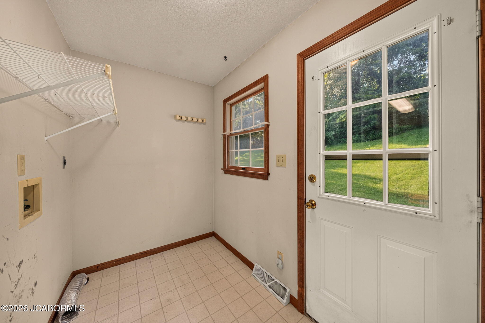 1711 DELTA PLACE