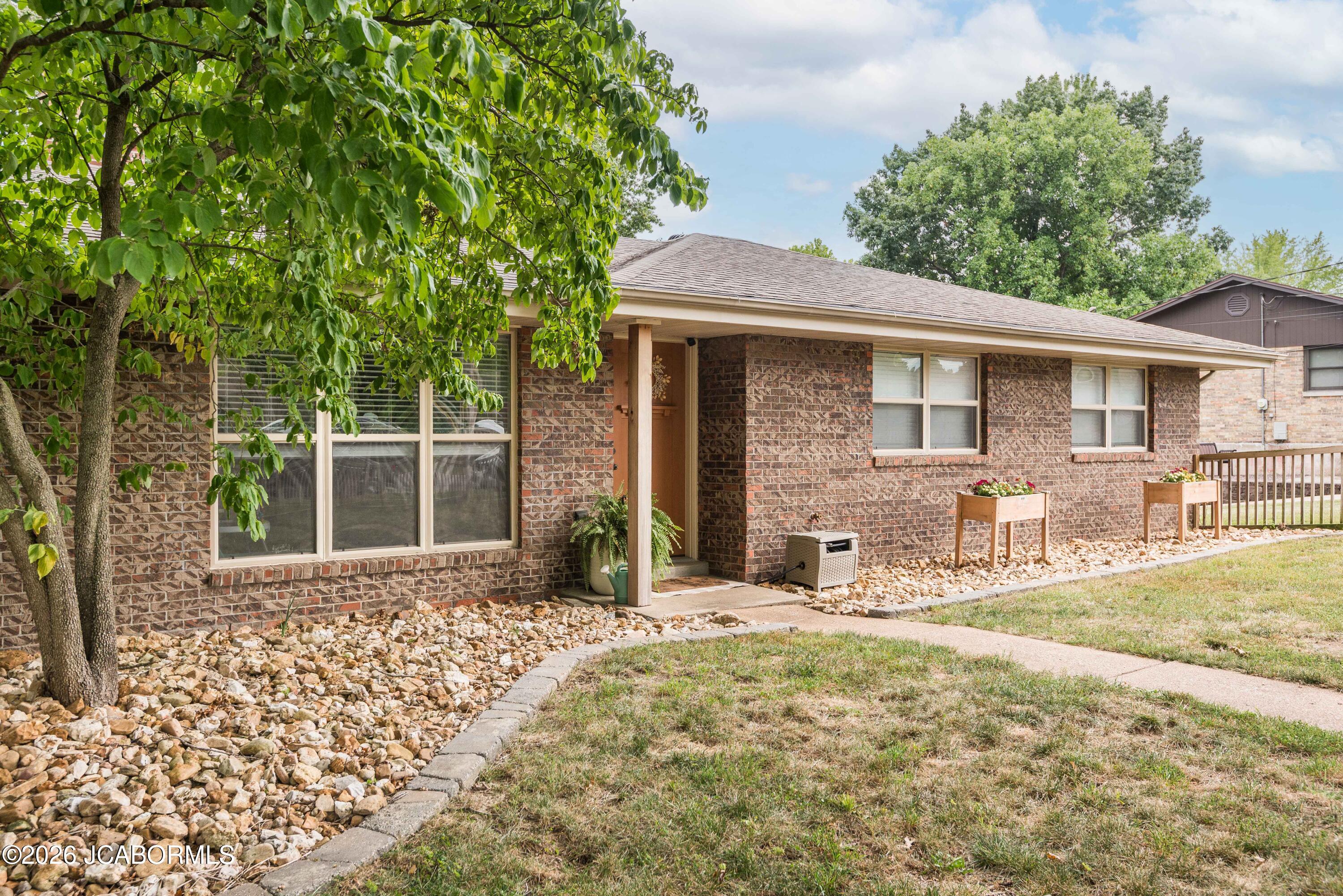 211 EASTWOOD DRIVE