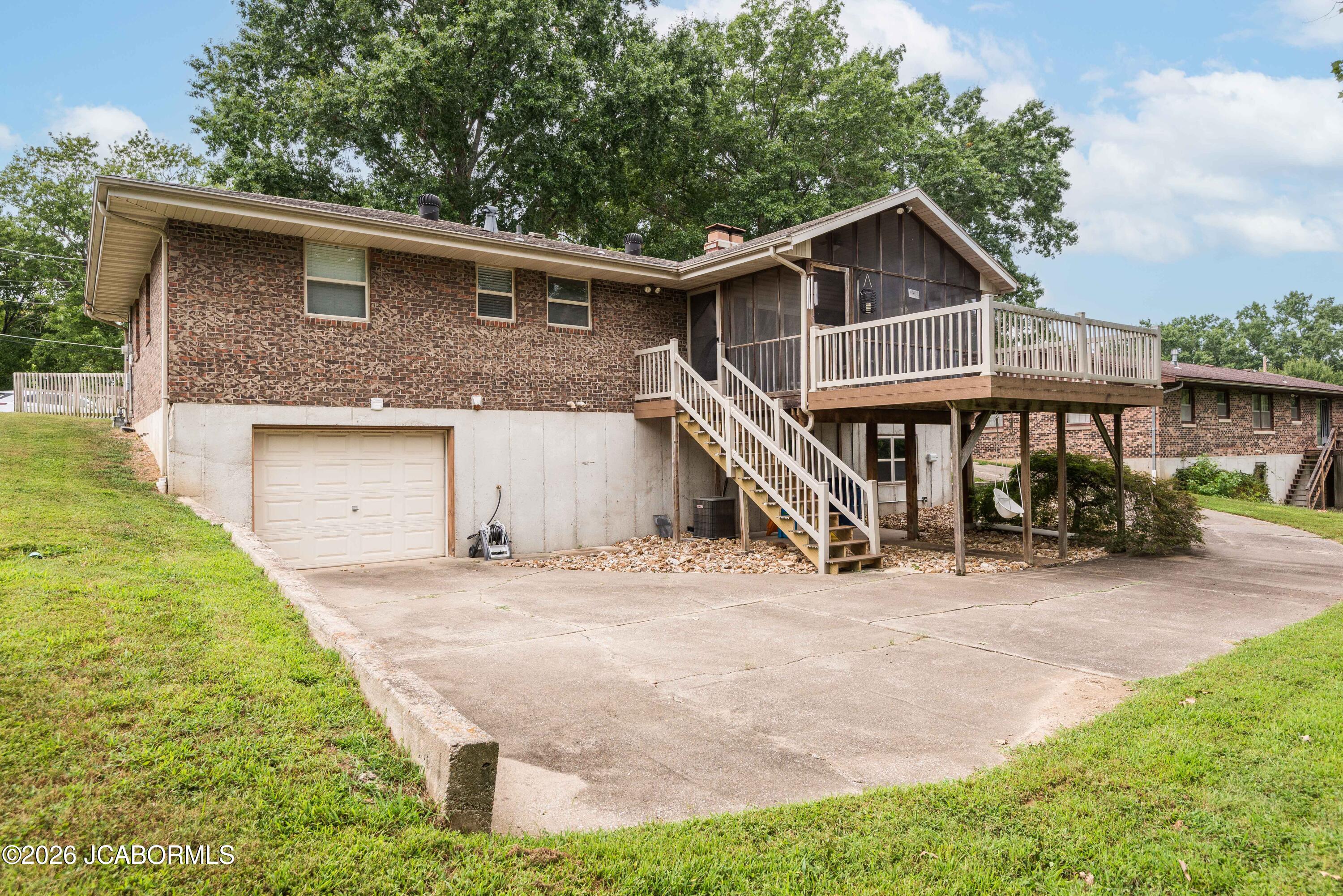 211 EASTWOOD DRIVE