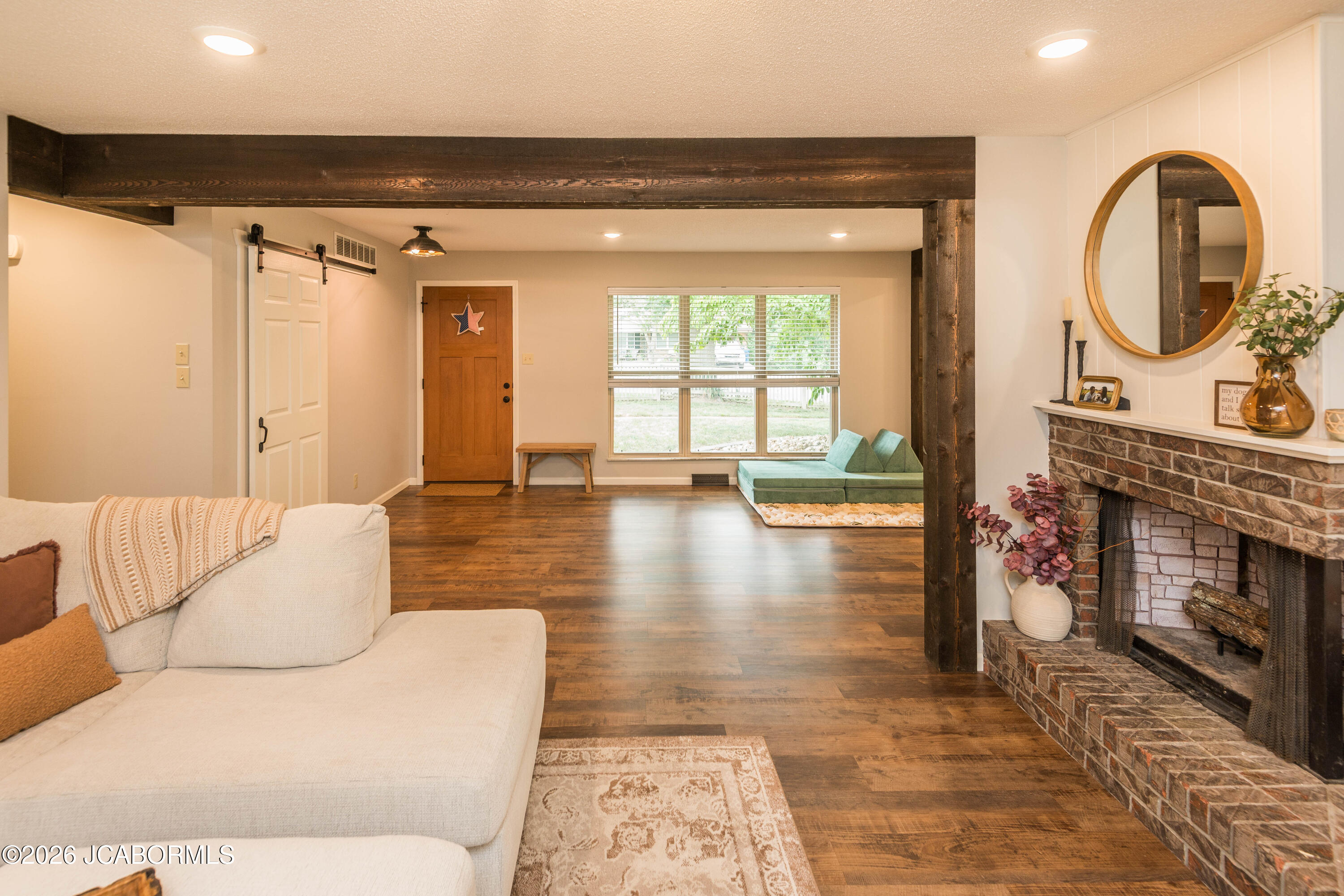 211 EASTWOOD DRIVE