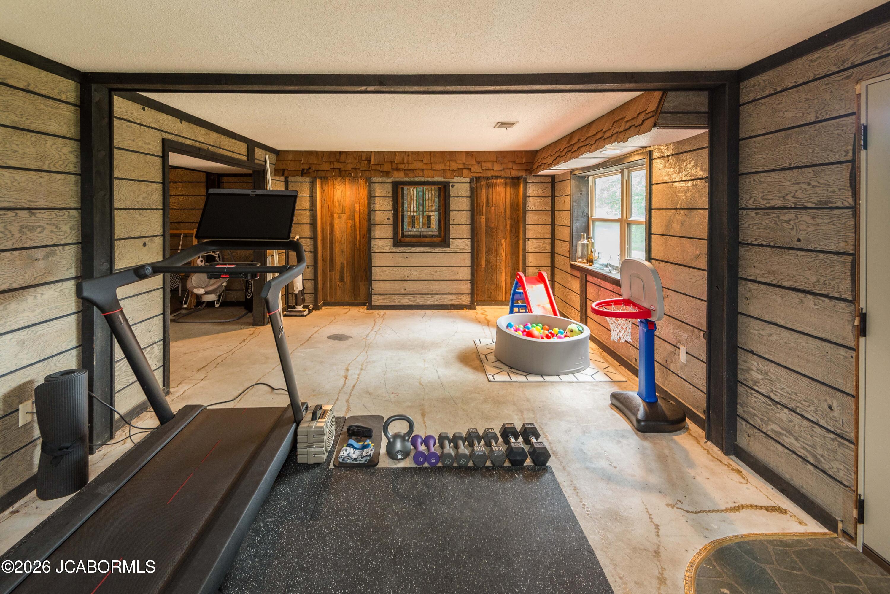 211 EASTWOOD DRIVE
