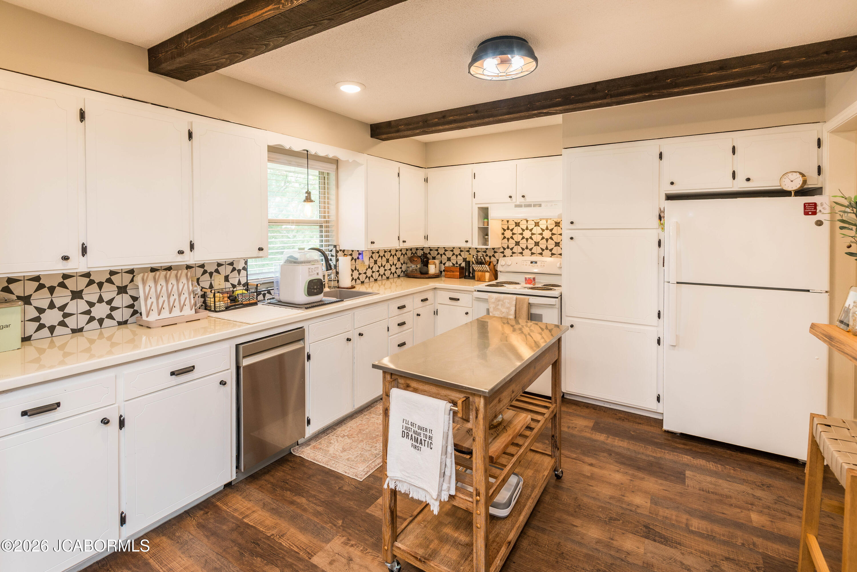 211 EASTWOOD DRIVE