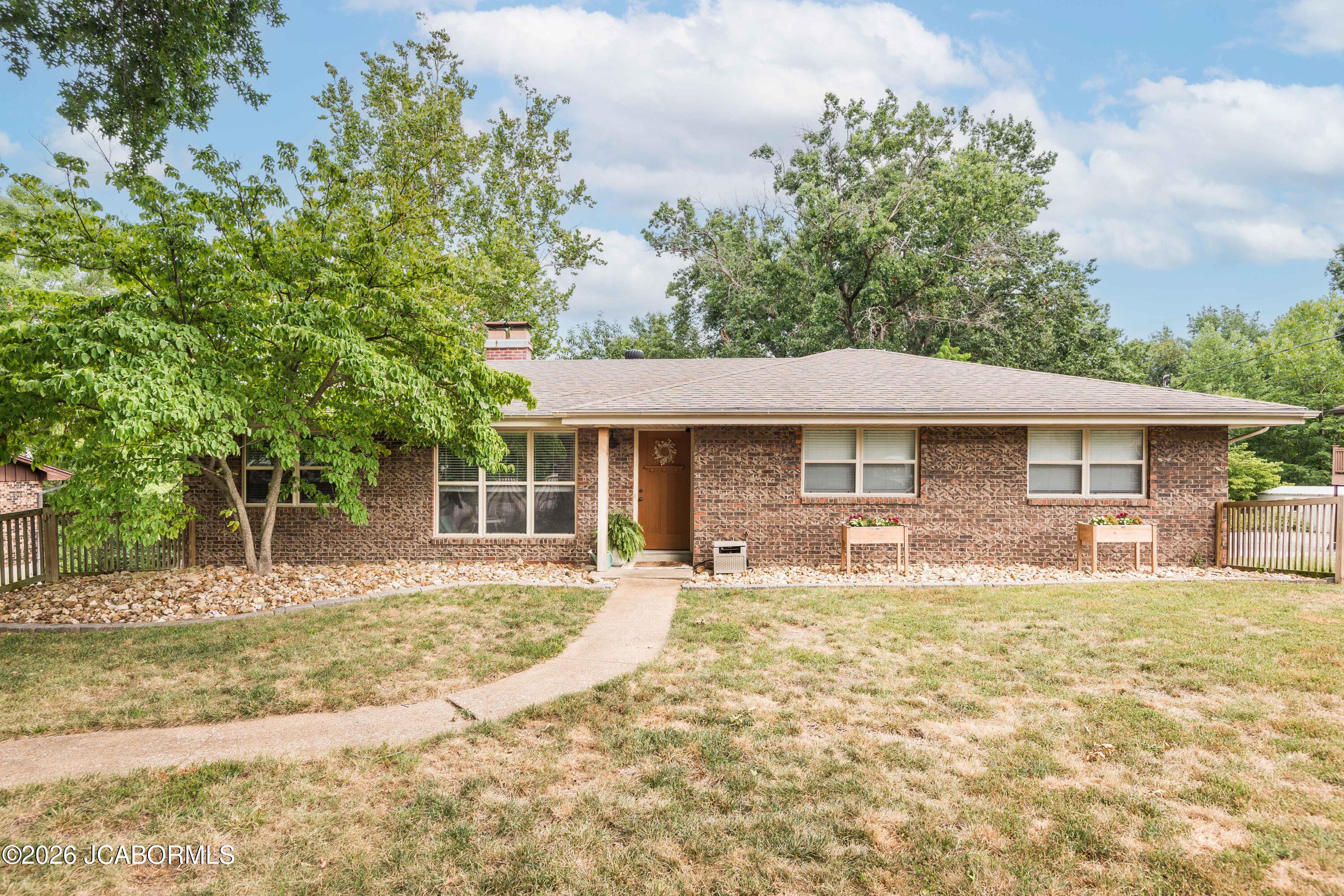 211 EASTWOOD DRIVE