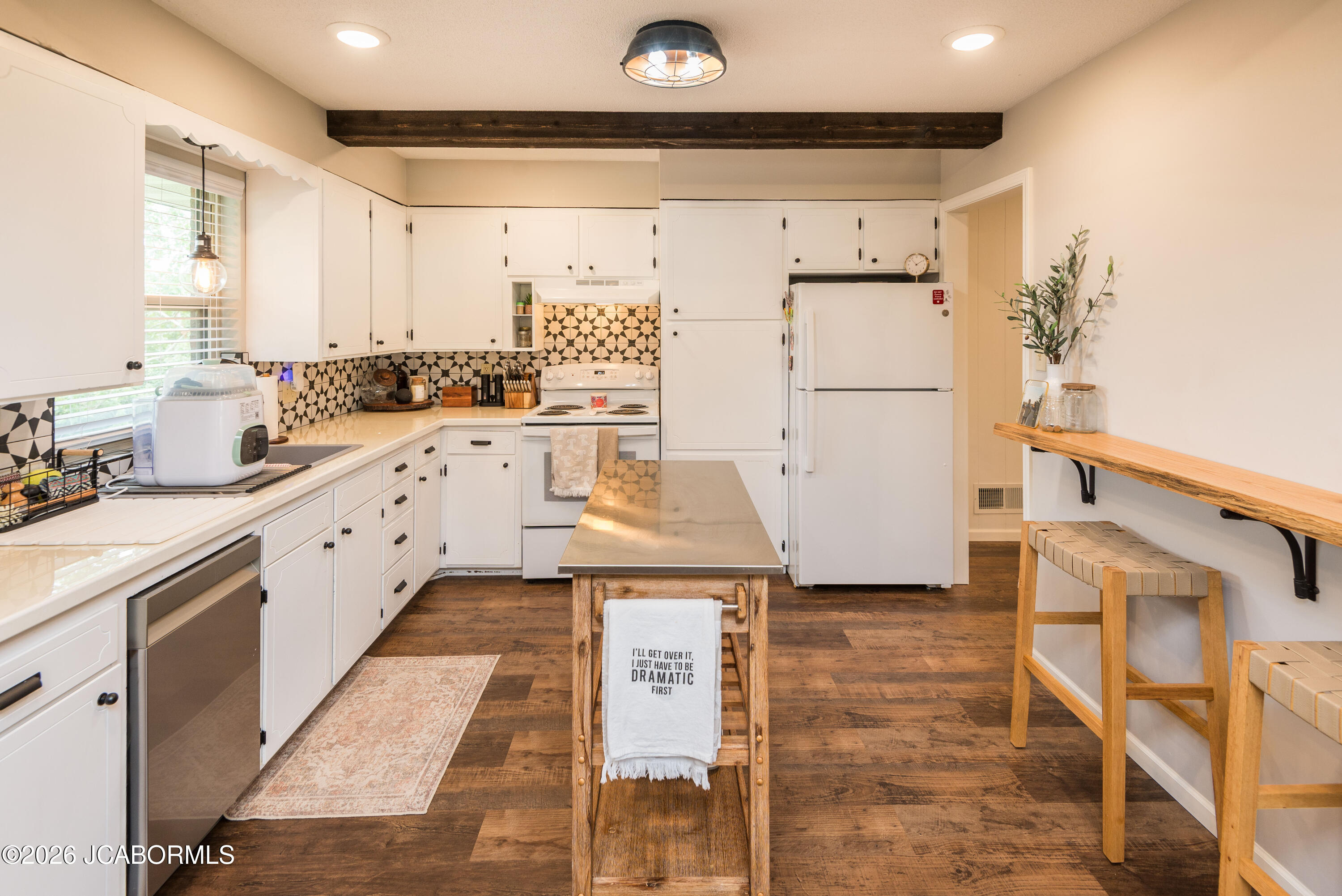 211 EASTWOOD DRIVE