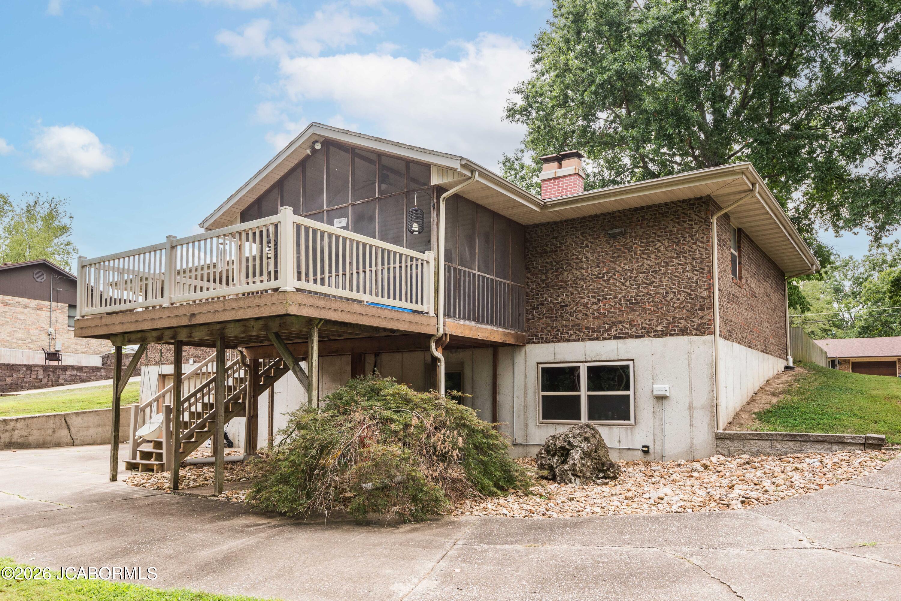 211 EASTWOOD DRIVE