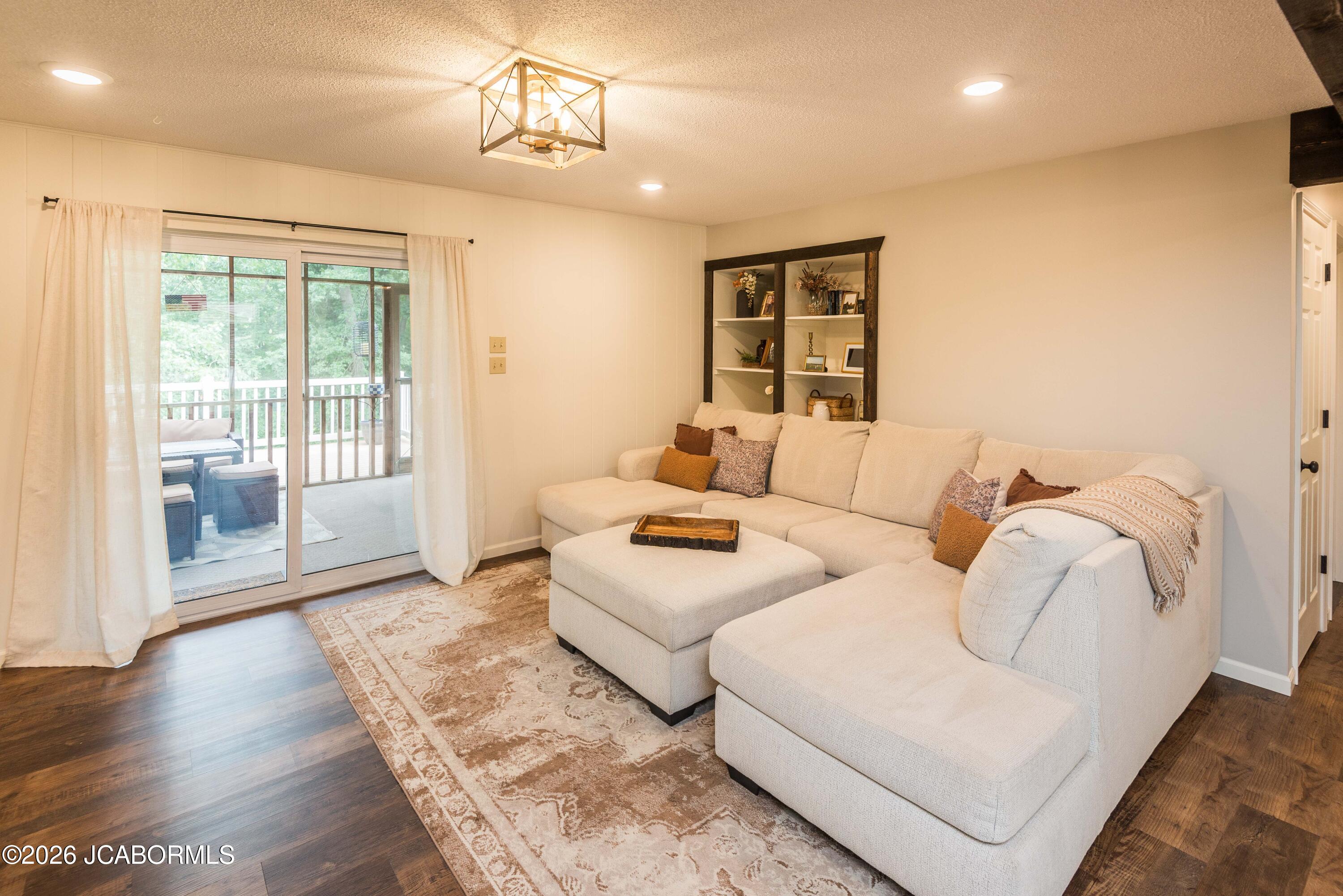 211 EASTWOOD DRIVE
