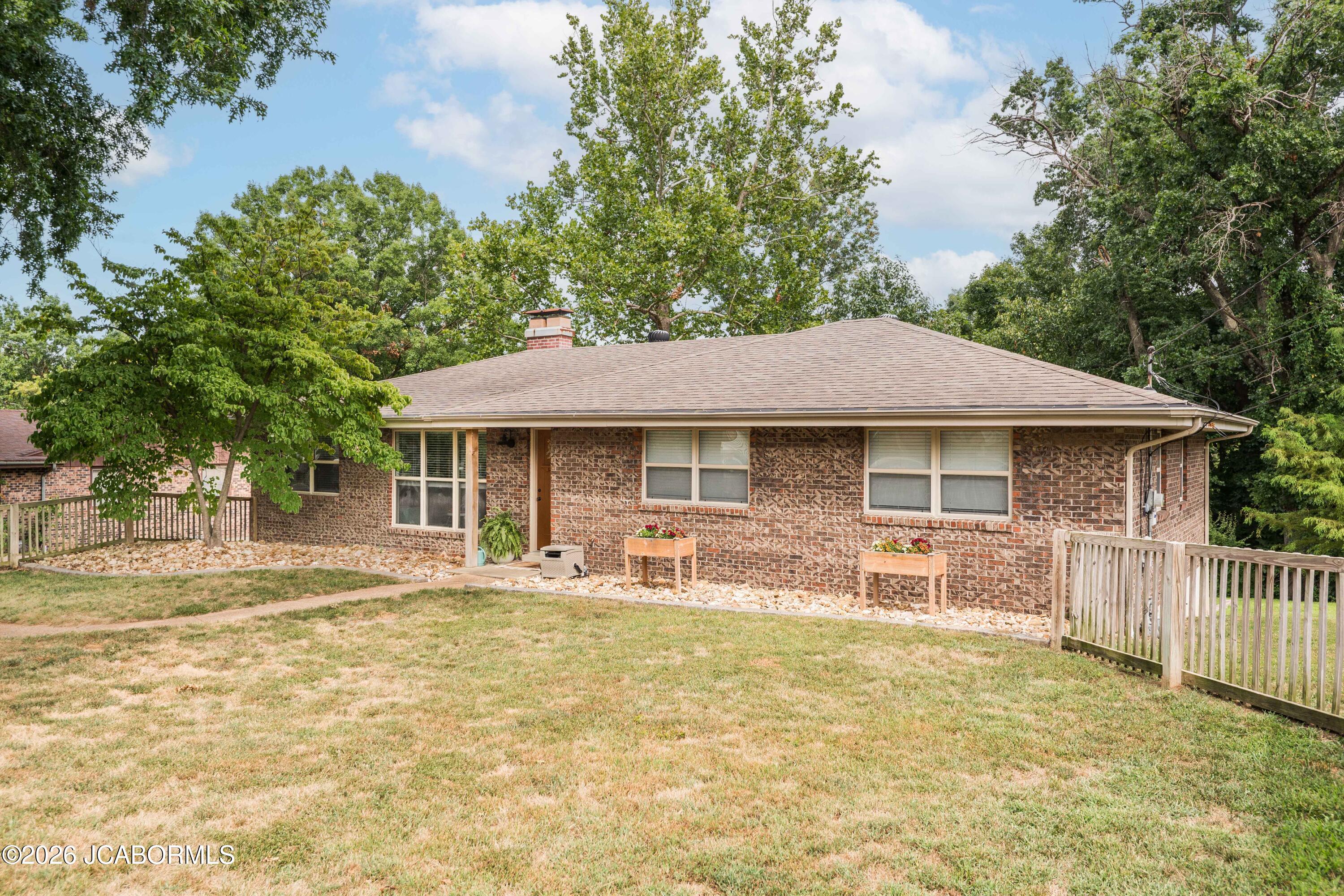 211 EASTWOOD DRIVE