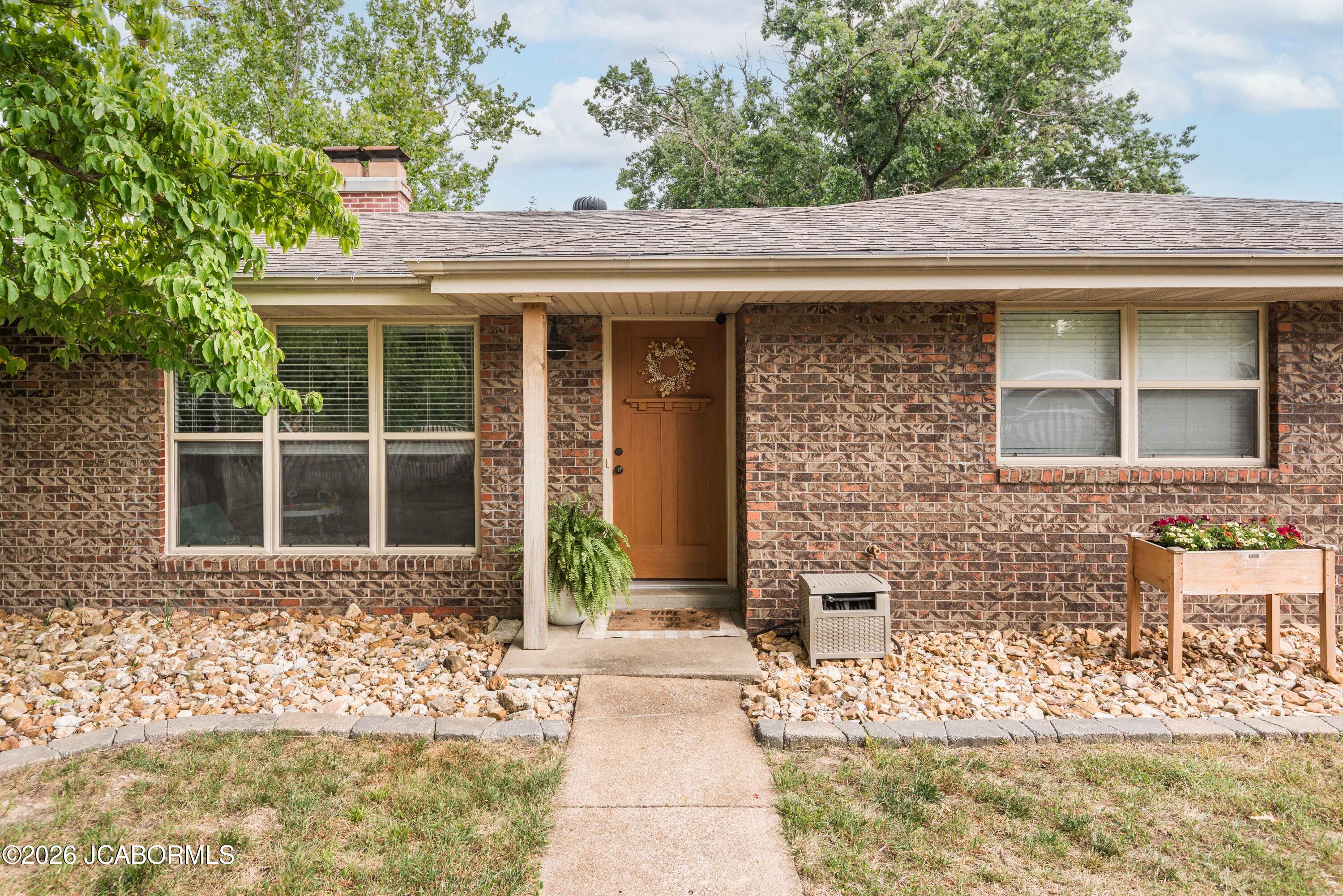 211 EASTWOOD DRIVE