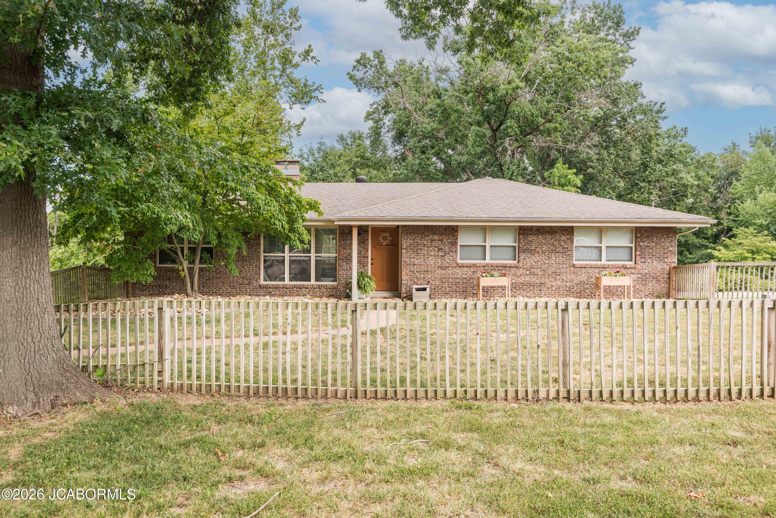211 EASTWOOD DRIVE