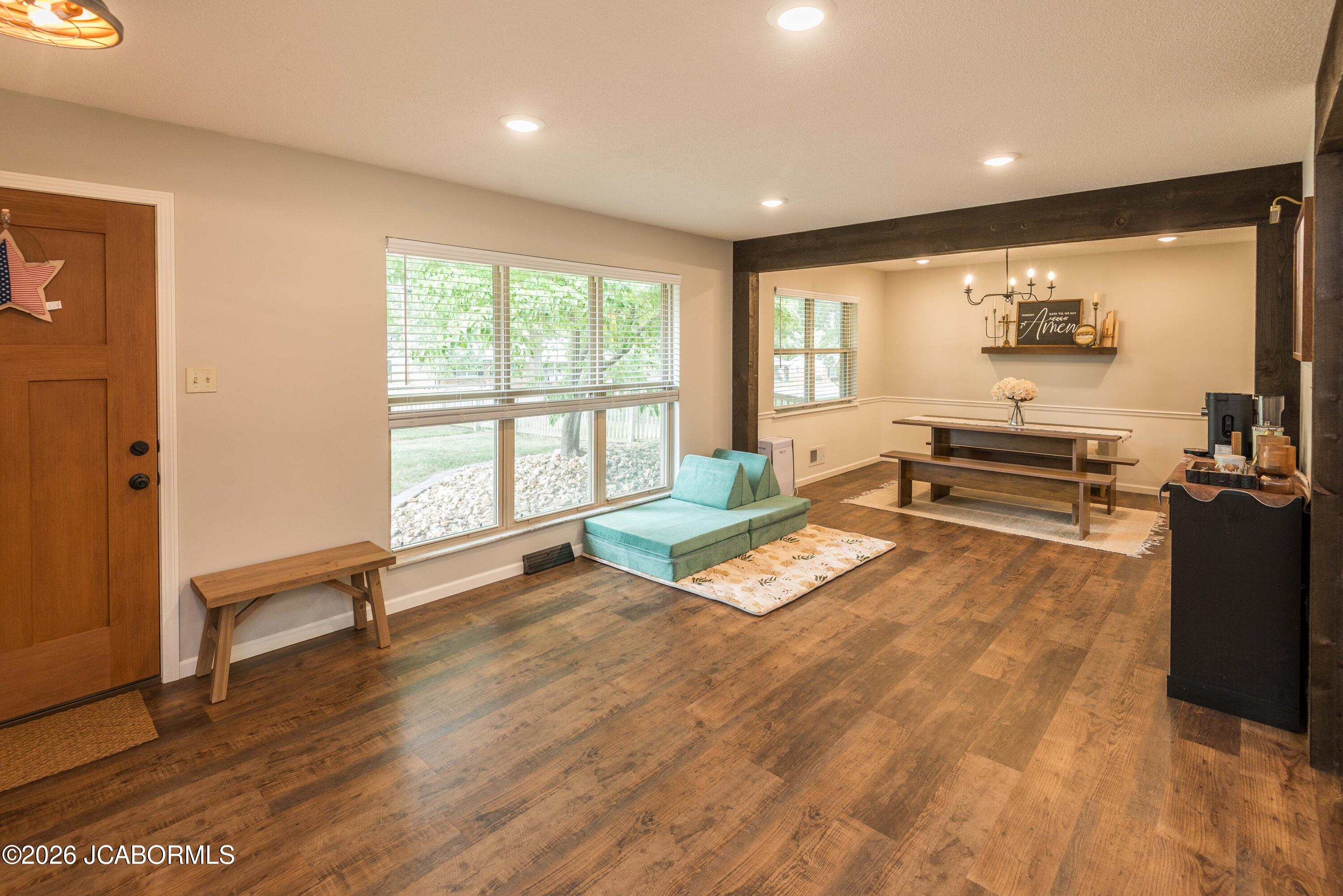 211 EASTWOOD DRIVE