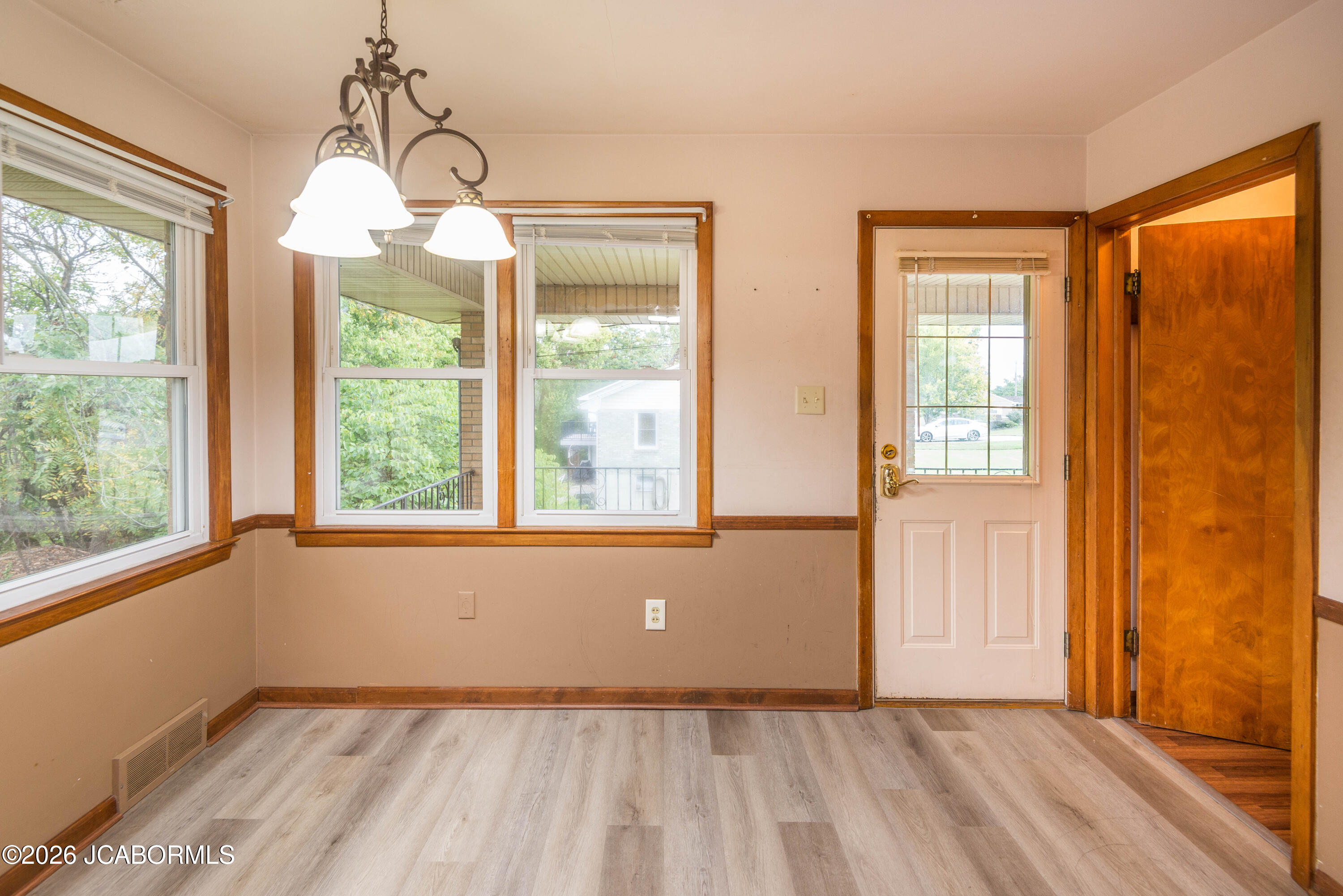 1808 OVERLOOK DRIVE