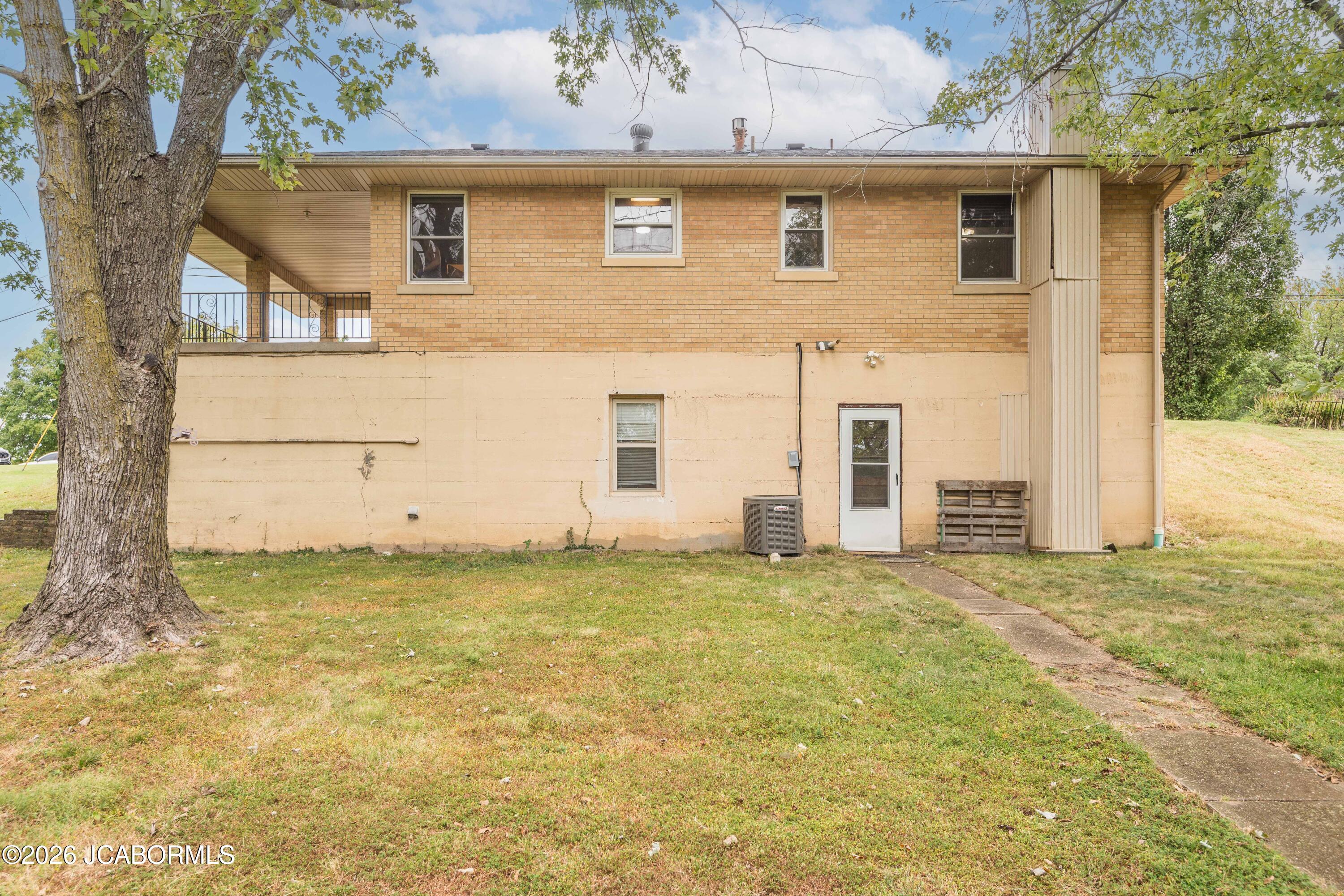 1808 OVERLOOK DRIVE