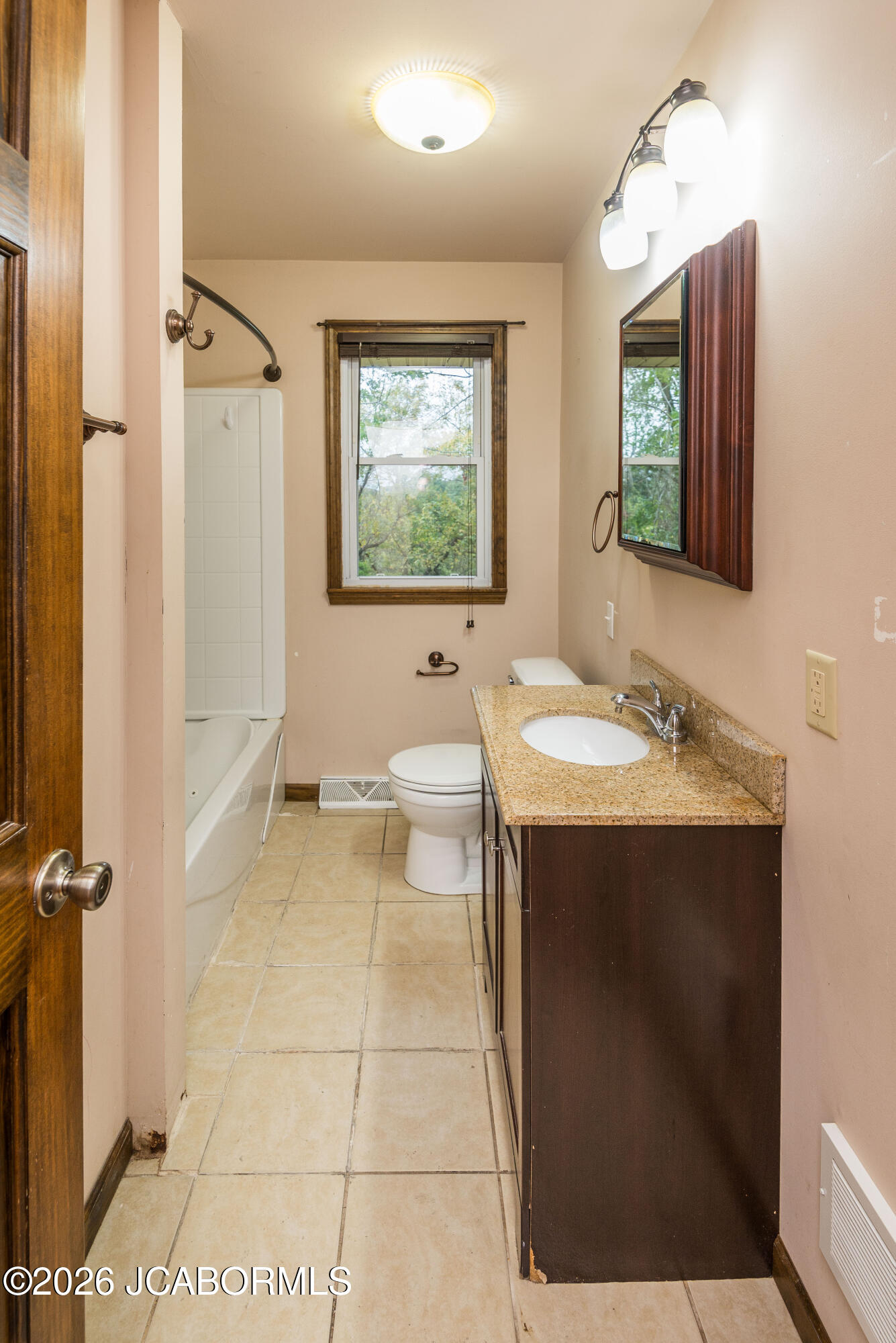 1808 OVERLOOK DRIVE