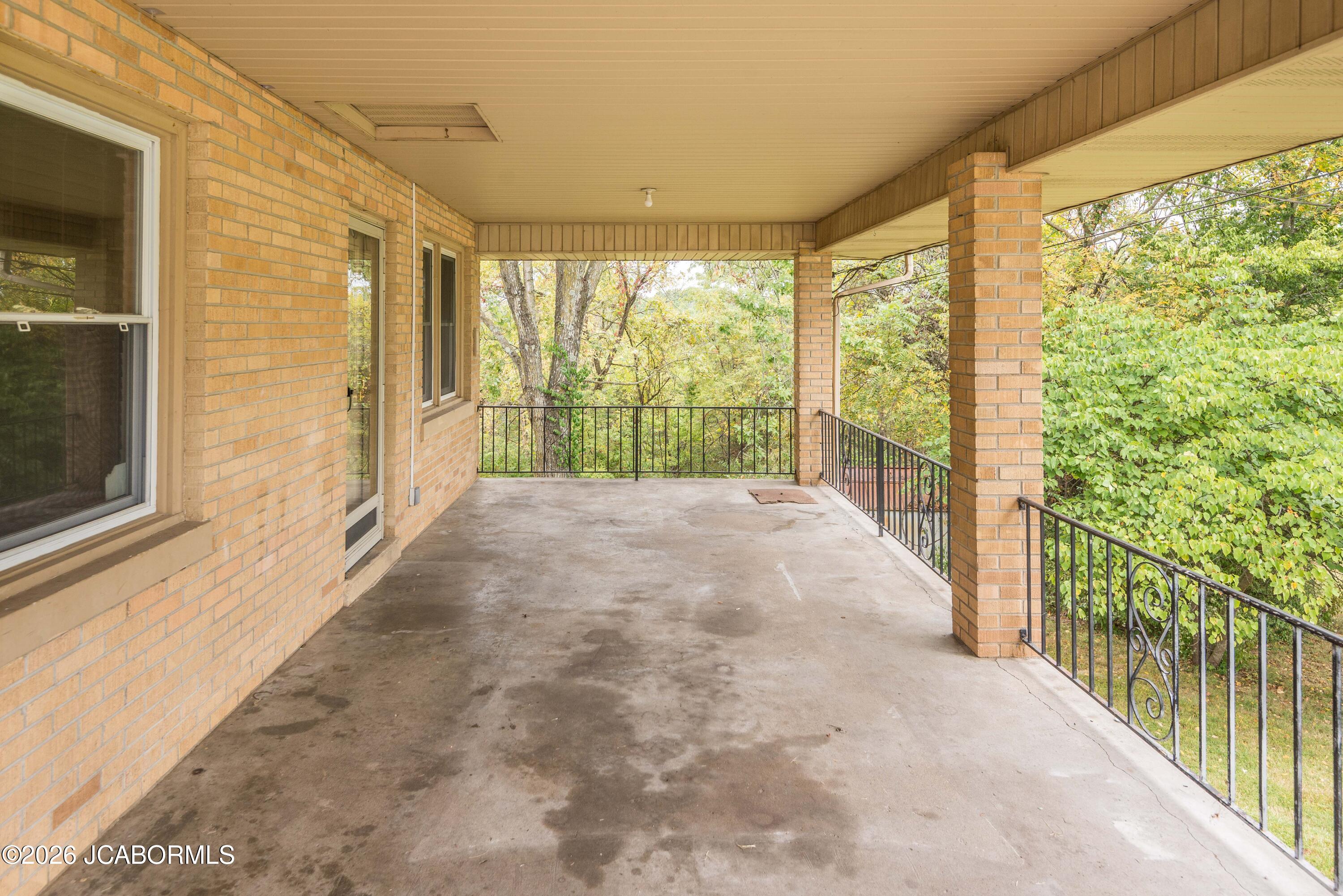 1808 OVERLOOK DRIVE