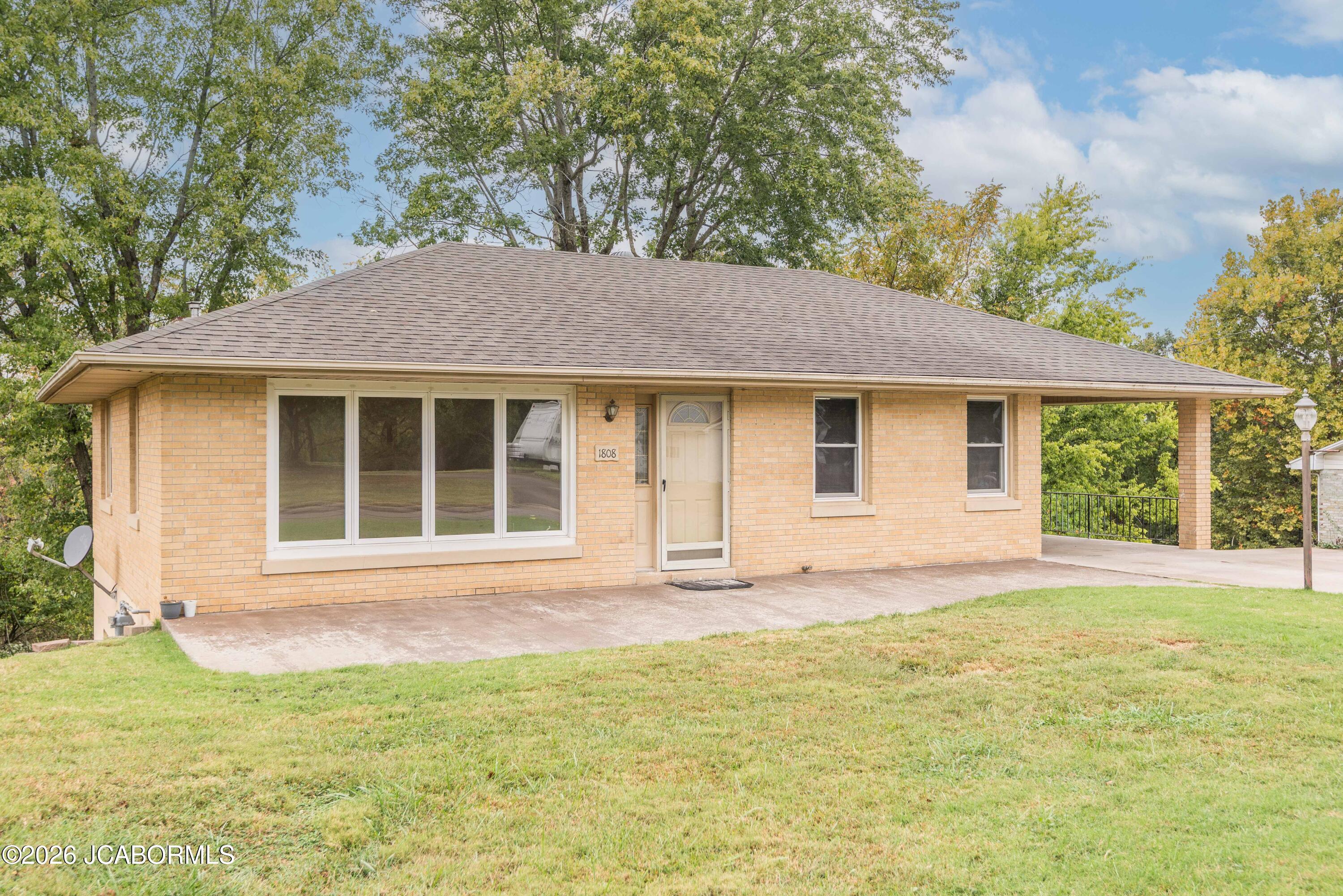 1808 OVERLOOK DRIVE