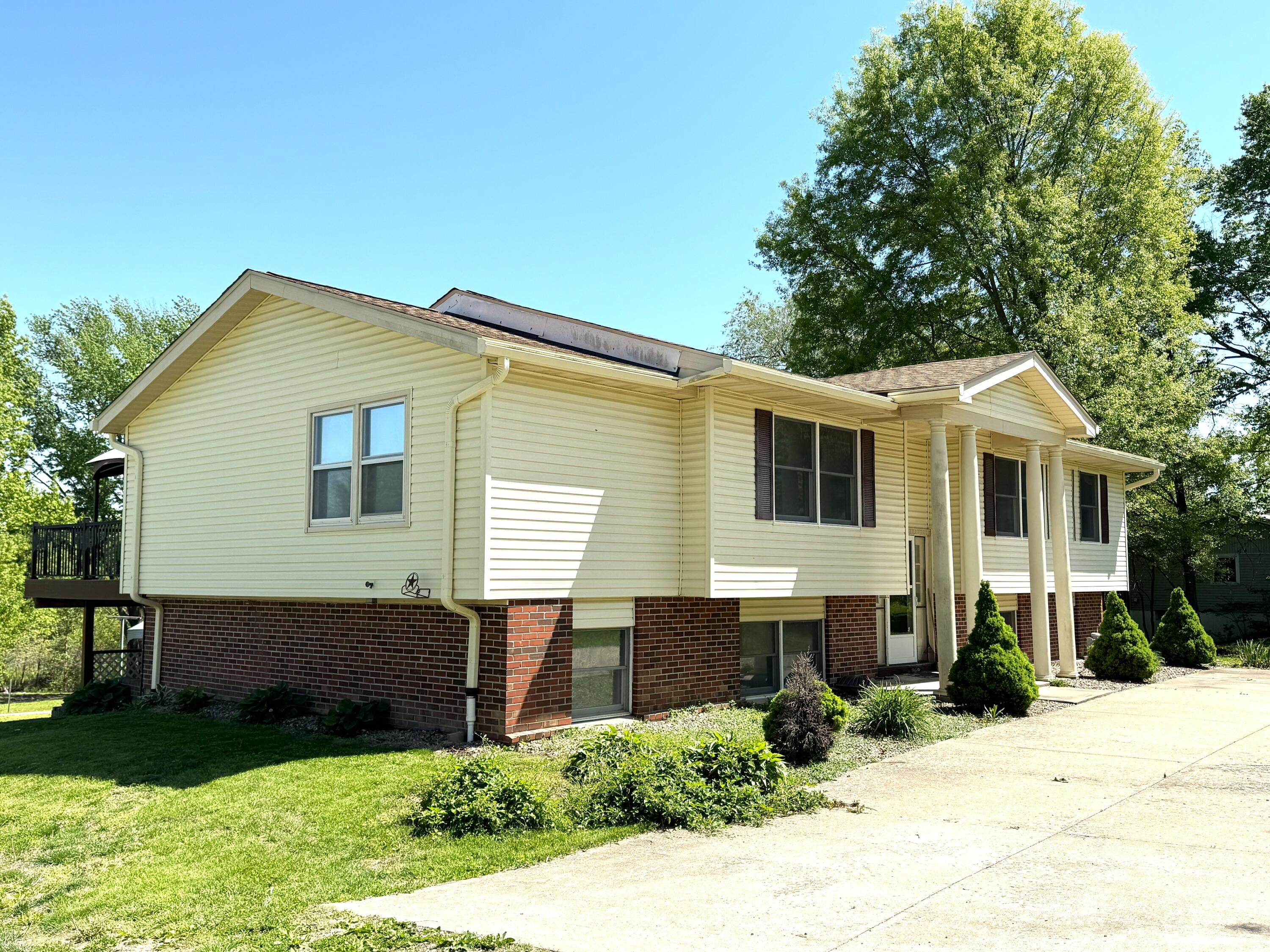 316 CAREL RD