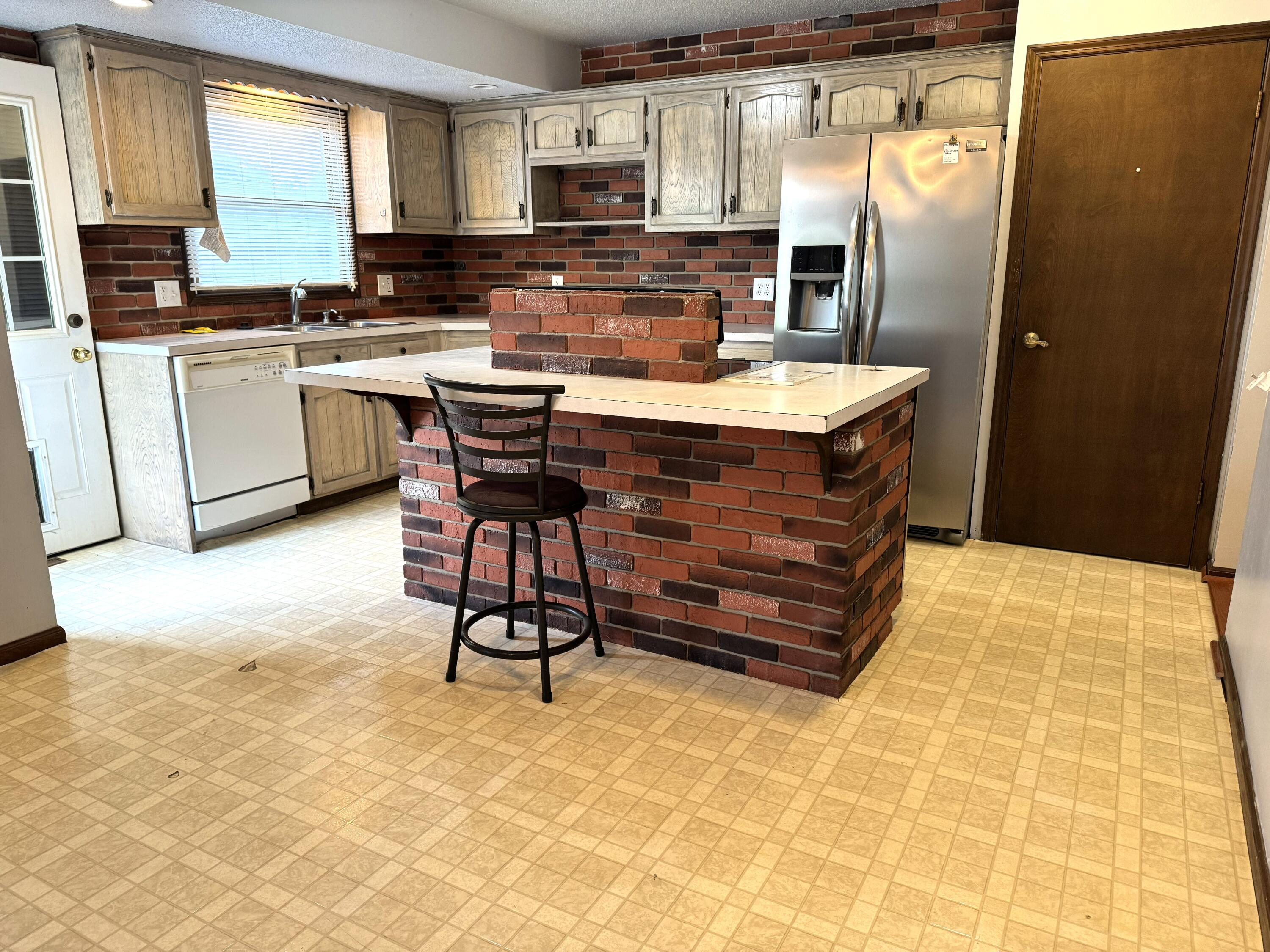316 CAREL RD