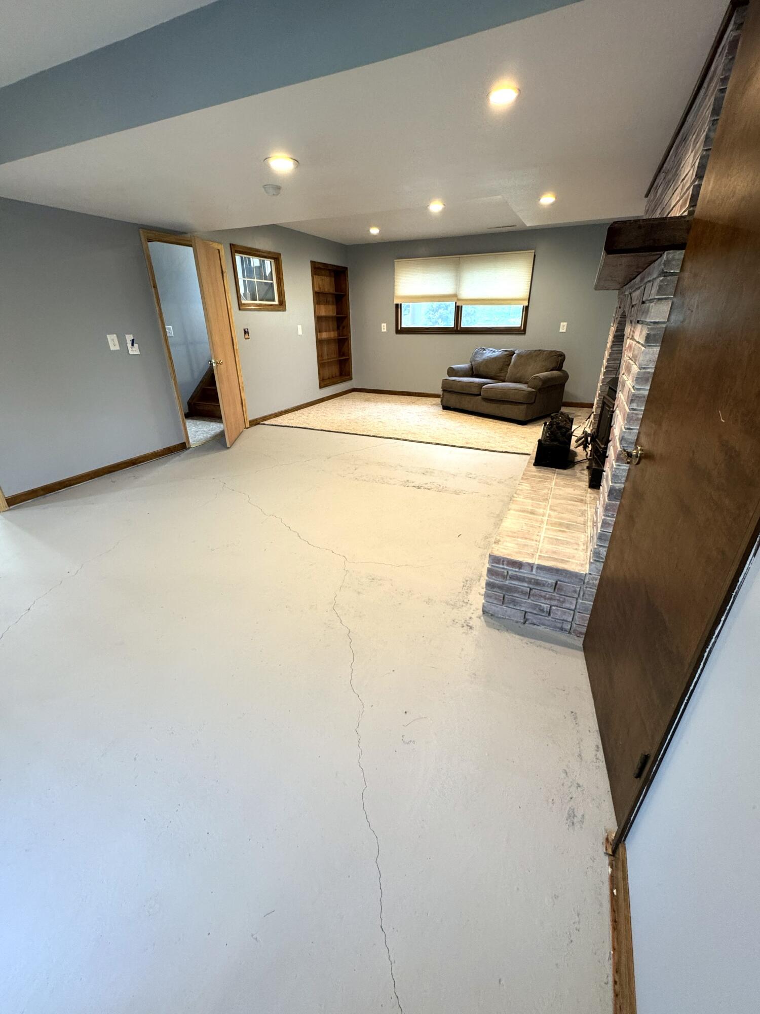 316 CAREL RD