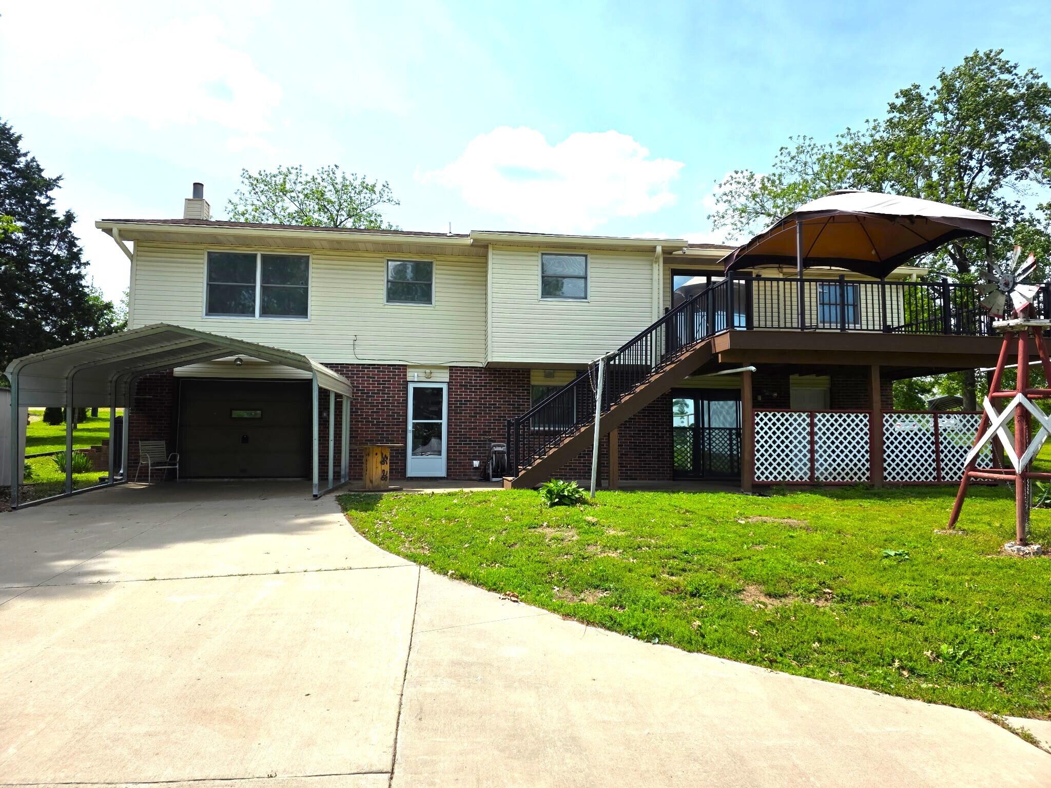 316 CAREL RD