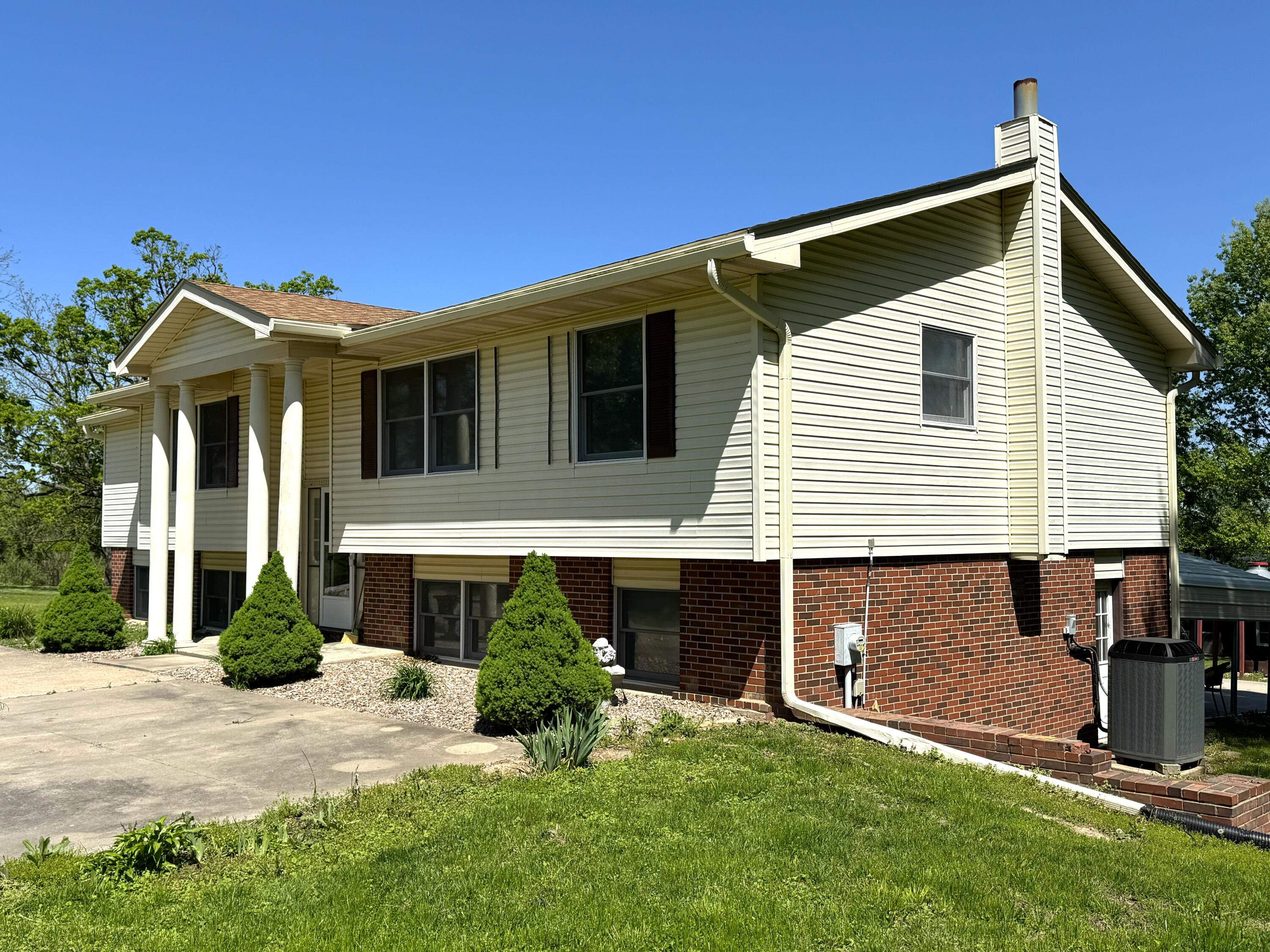 316 CAREL RD