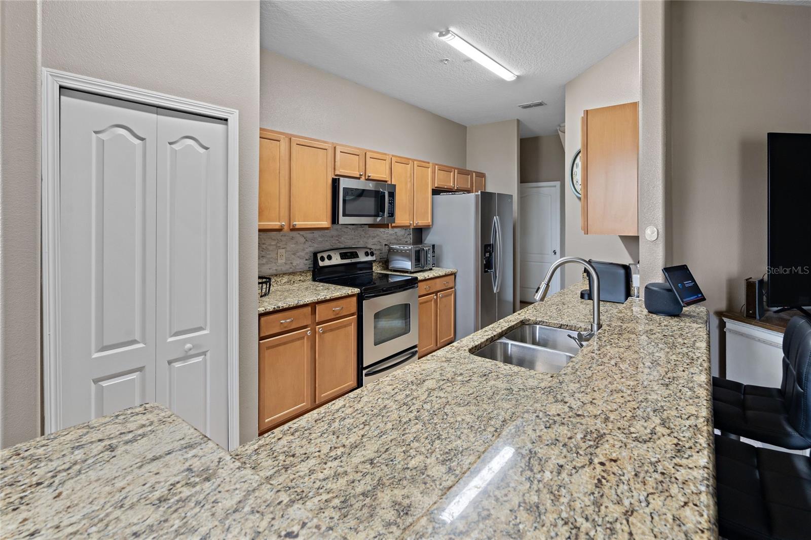 1383 PRIORY CIR