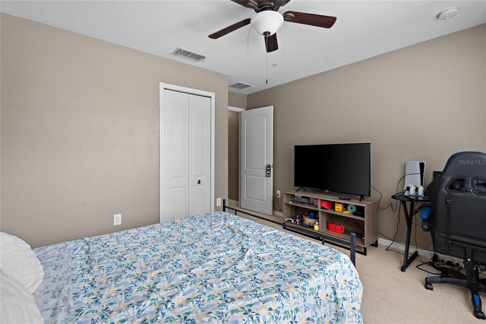 1383 PRIORY CIR